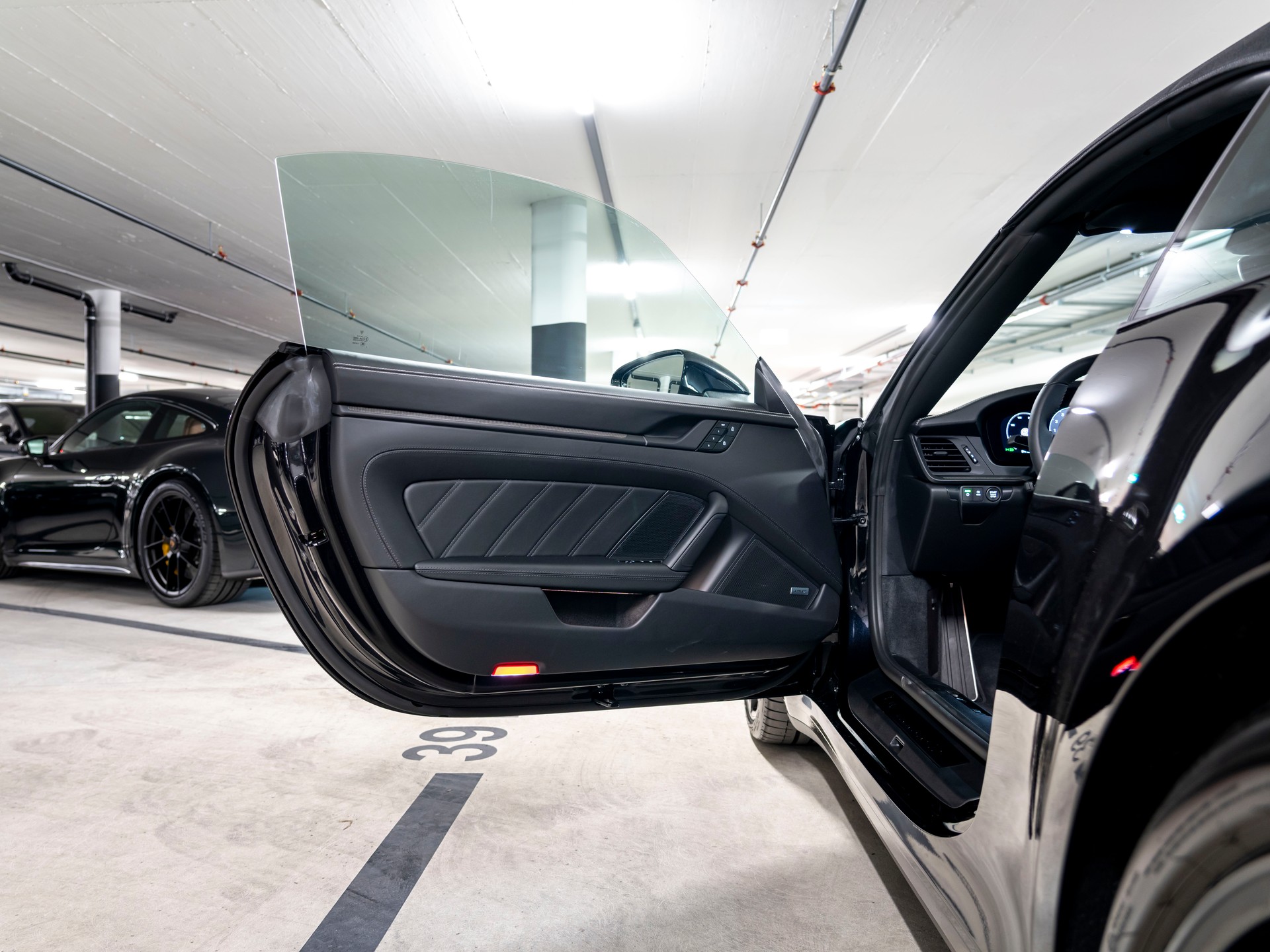 PORSCHE 911 Carrera 4 Cabriolet GTS PDK-image-12