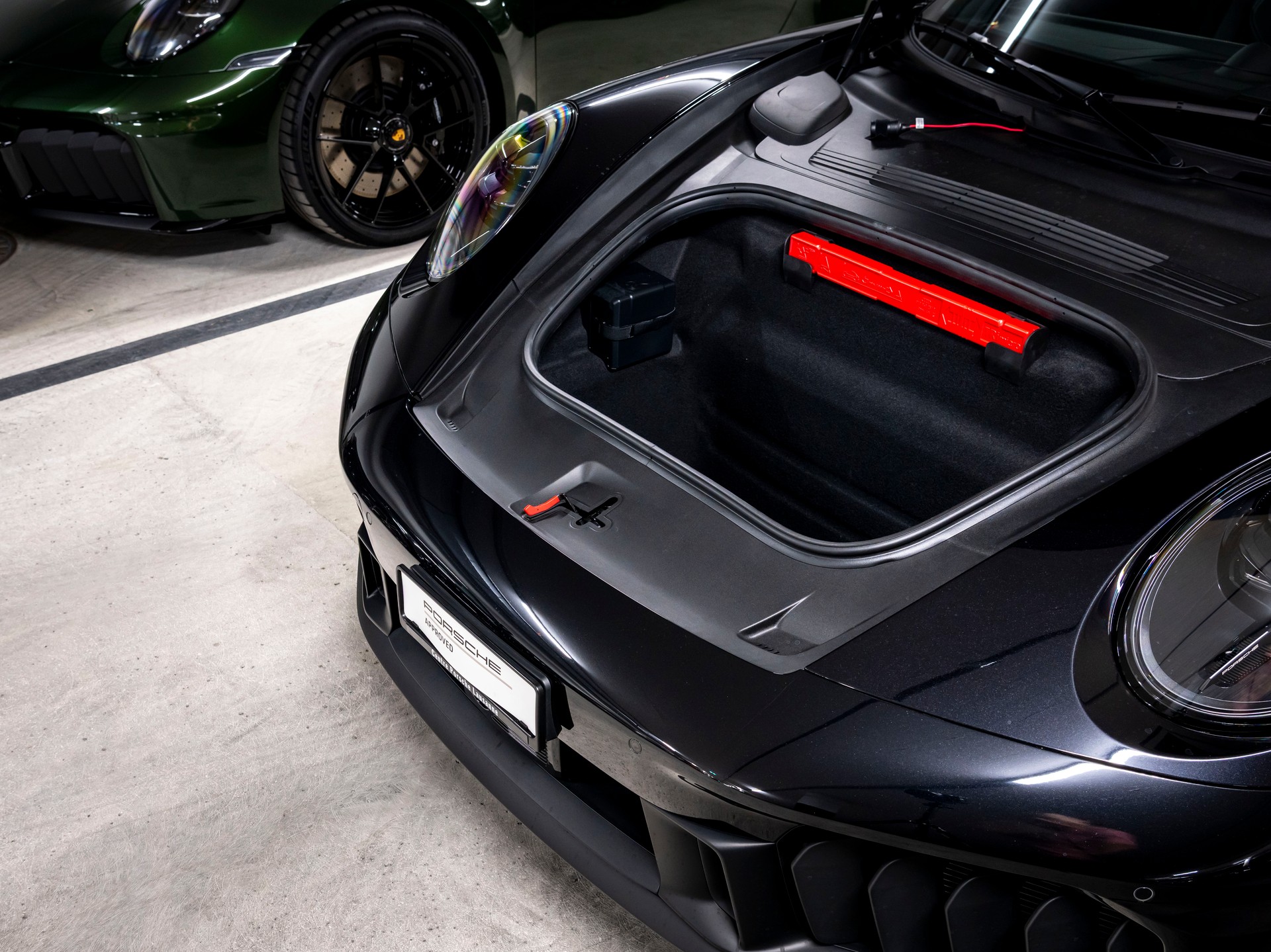 PORSCHE 911 Carrera 4 Cabriolet GTS PDK-image-5