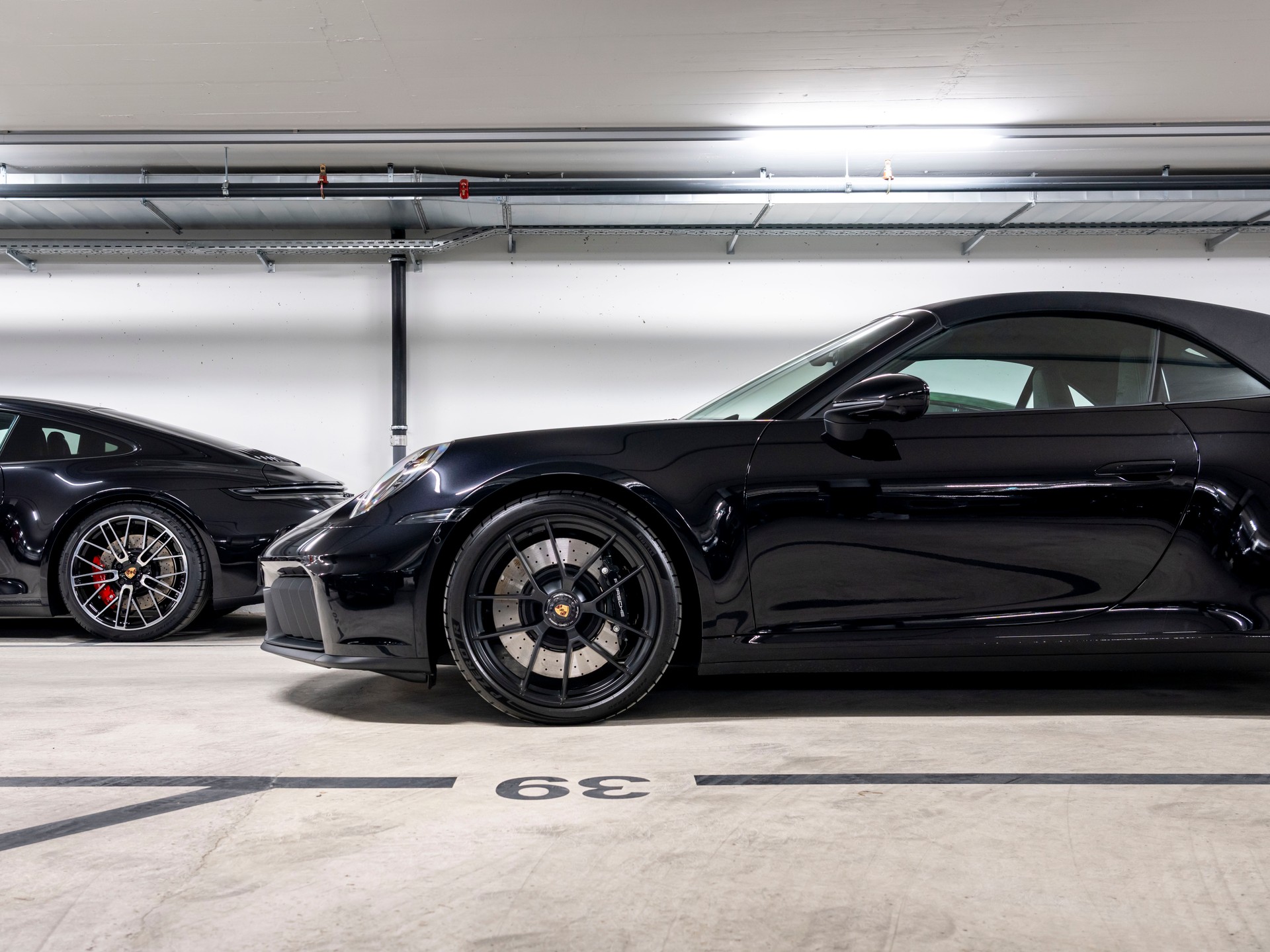 PORSCHE 911 Carrera 4 Cabriolet GTS PDK-image-6