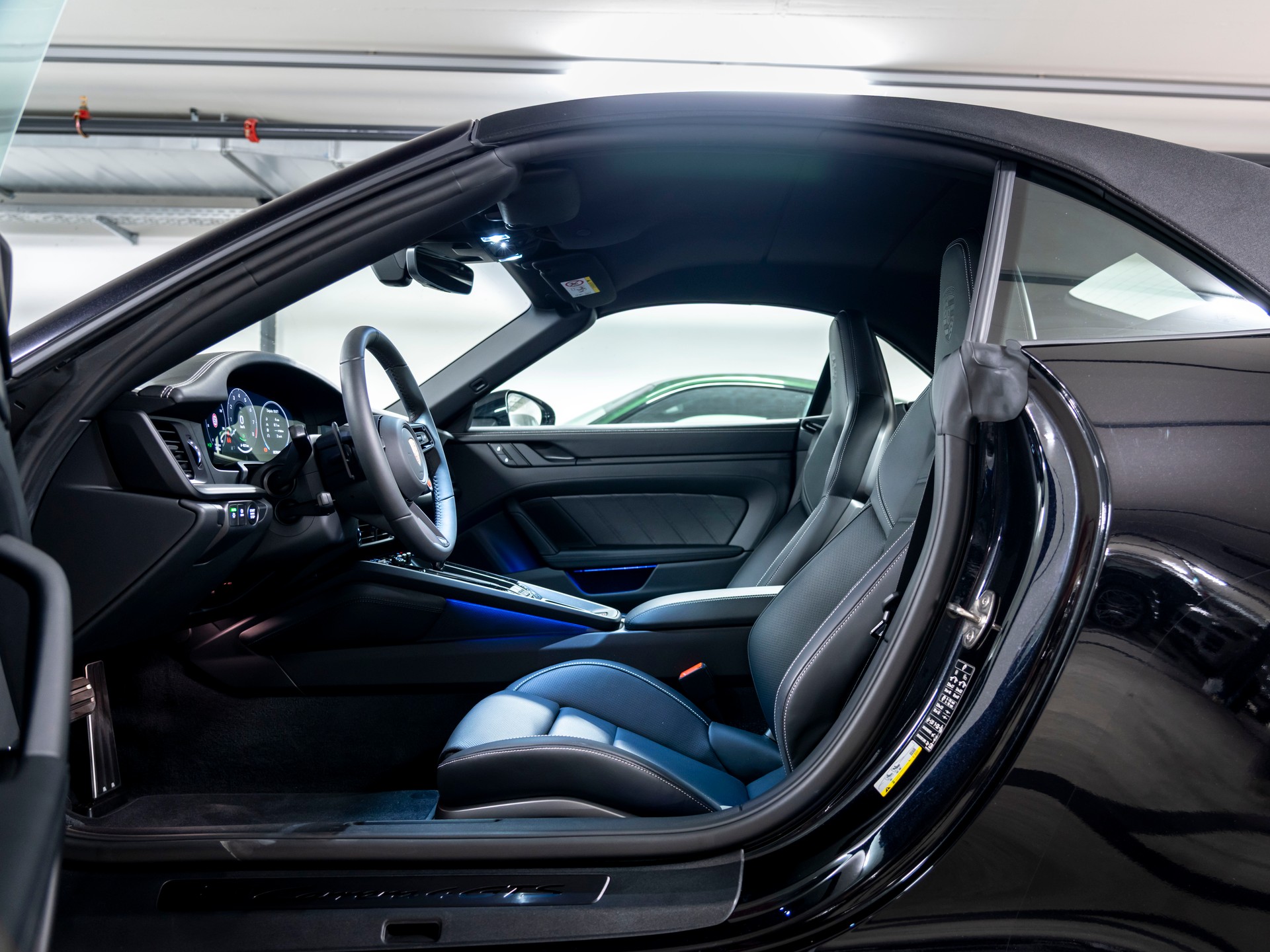 PORSCHE 911 Carrera 4 Cabriolet GTS PDK-image-11