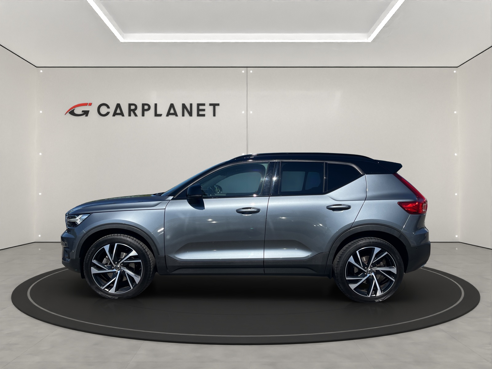 VOLVO XC40 2.0 T5 R-Design AWD-image-1