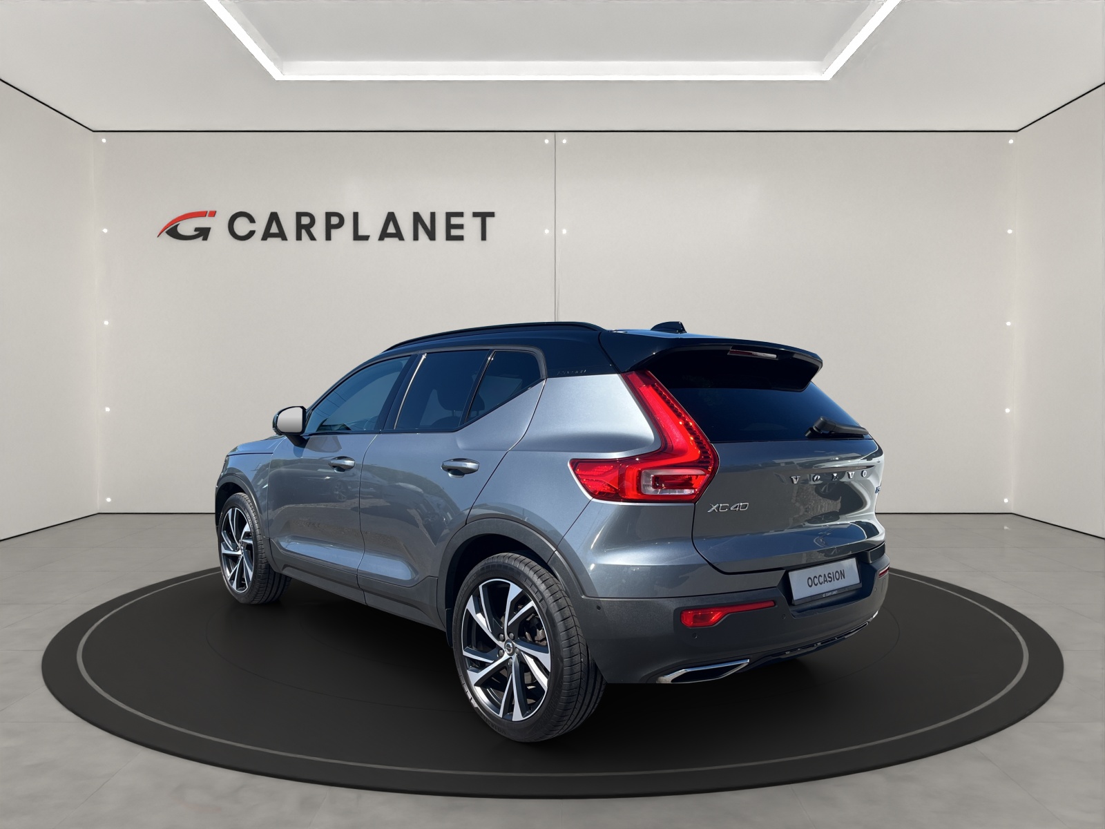 VOLVO XC40 2.0 T5 R-Design AWD-image-2