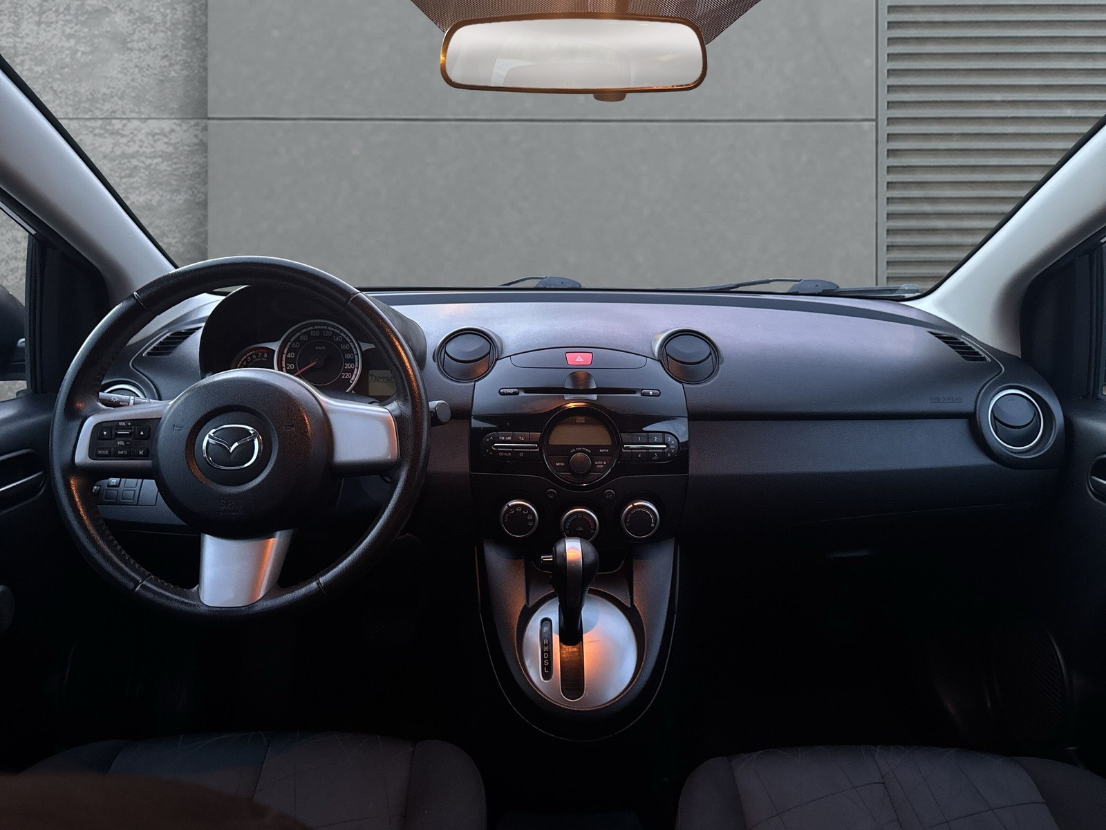 MAZDA 2 1.5i 16V Exclusive Automatic-image-11