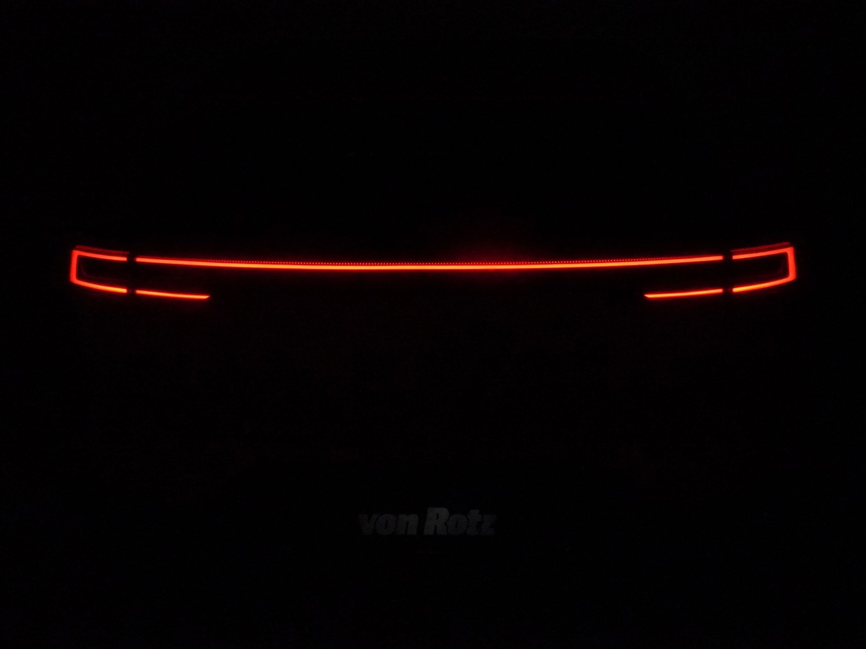 POLESTAR 3 Long Range Dual Motor Performance-showroom-element-3