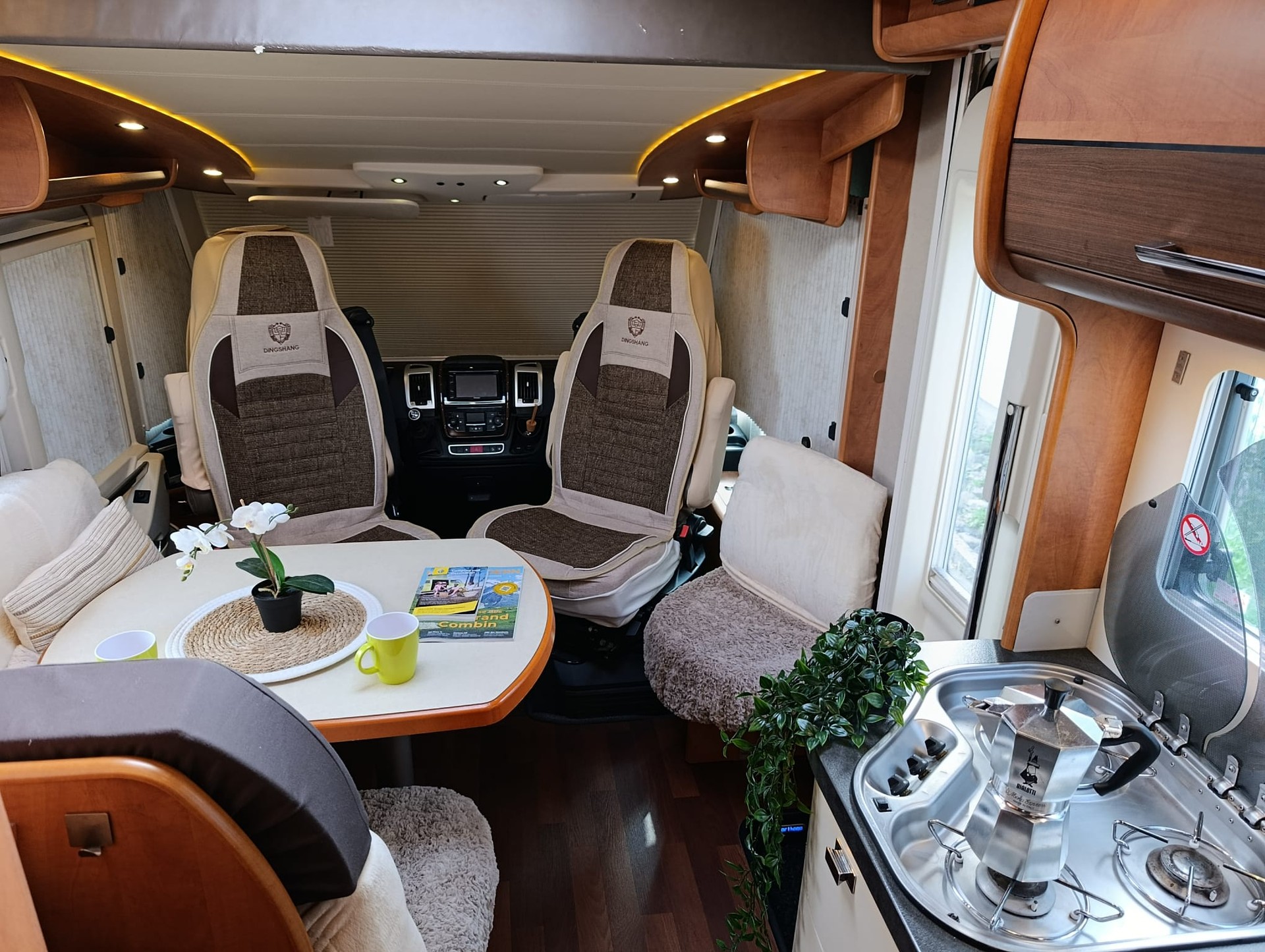 CARTHAGO 145 QB***Wie ein König unterwegs sein – zu einem anständigen Preis***Königsbett*Dachklima*hydr. Hubstützensystem*-image-9