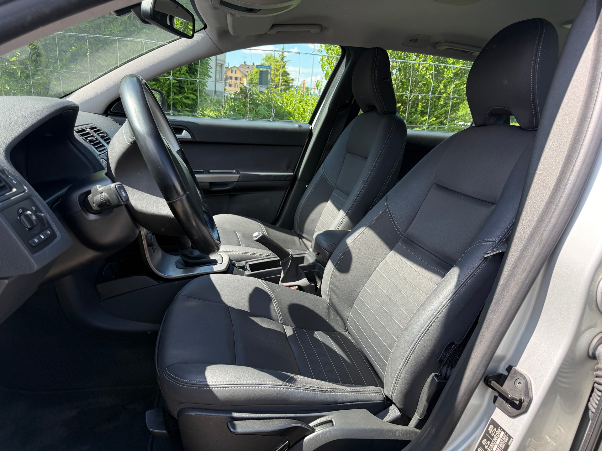 VOLVO V50 1.6-image-4