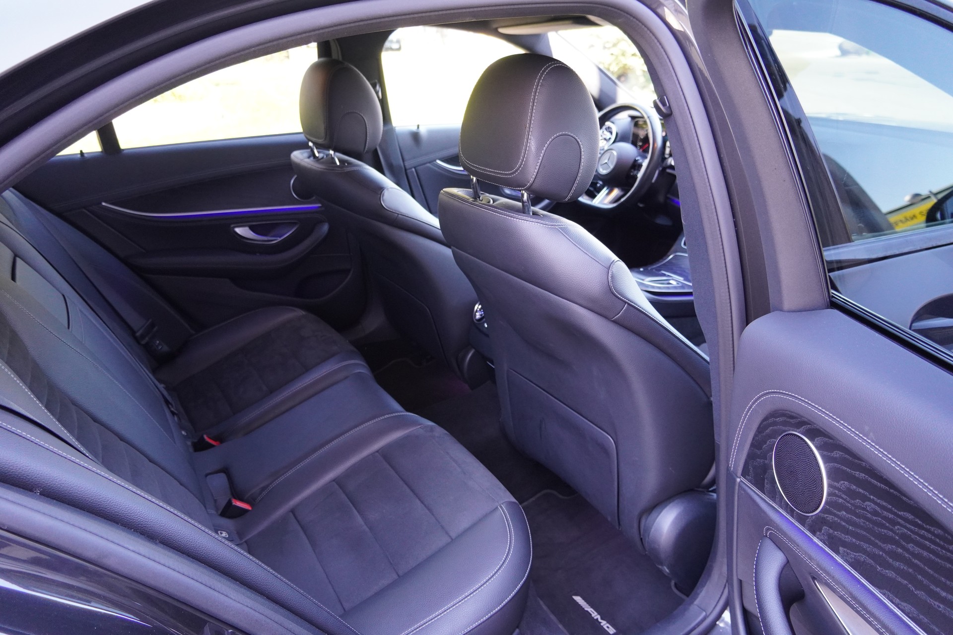 MERCEDES-BENZ E 300 AMG Line 9G-Tronic-image-7