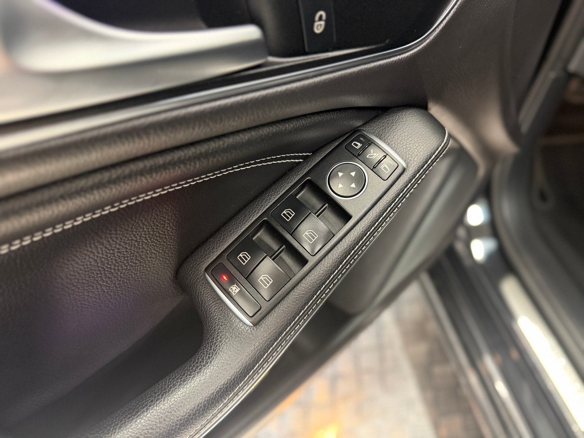 MERCEDES-BENZ CLA Shooting Brake 200 d AMG Line 7G-DCT-image-15