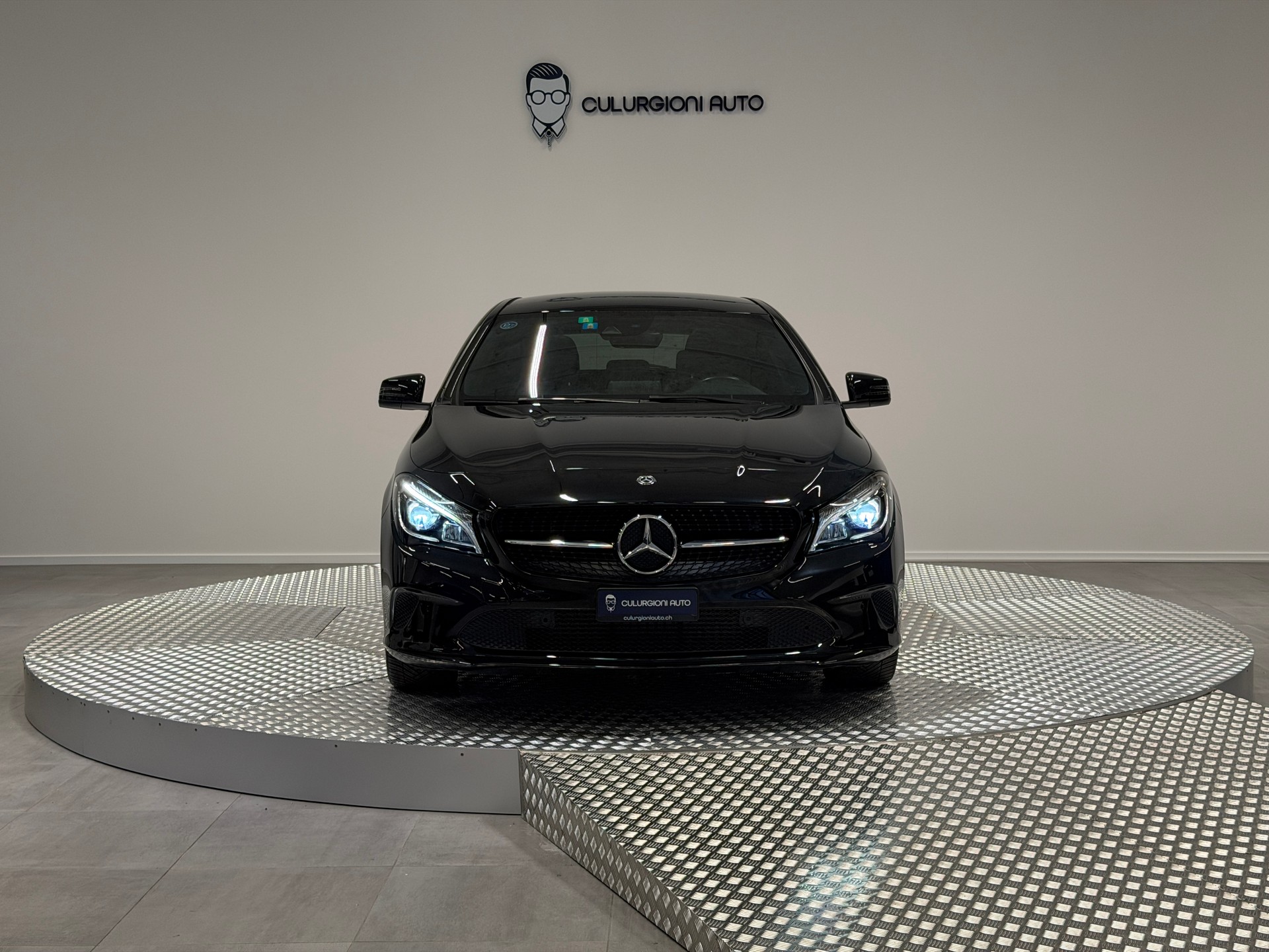 MERCEDES-BENZ CLA Shooting Brake 200 d AMG Line 7G-DCT-showroom-element-1