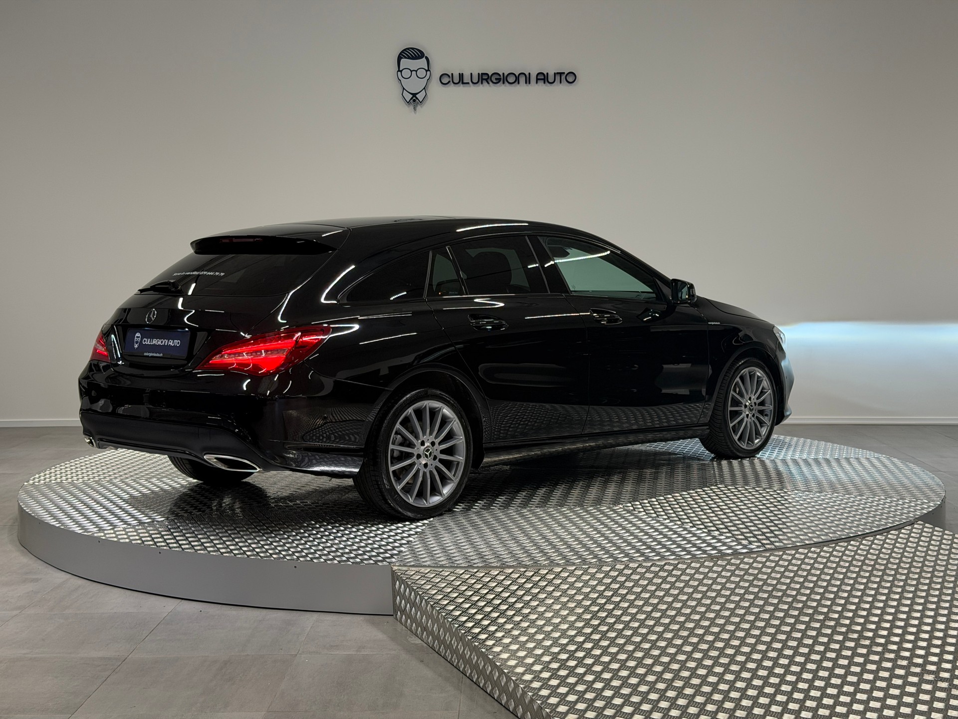 MERCEDES-BENZ CLA Shooting Brake 200 d AMG Line 7G-DCT-image-4