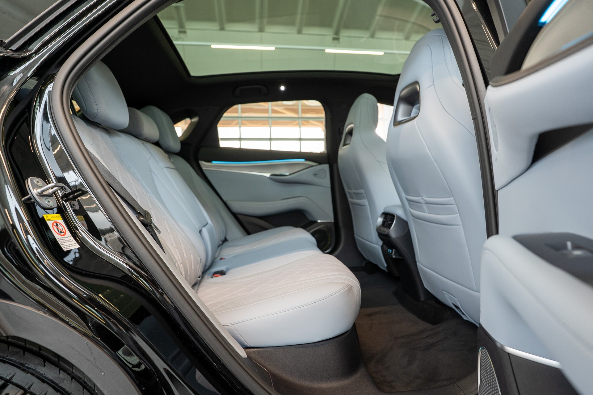 BYD Sealion 7 91,3 kWh Excellence AWD / Panoramadach / Head-Up Display / 360° Kamera-image-12