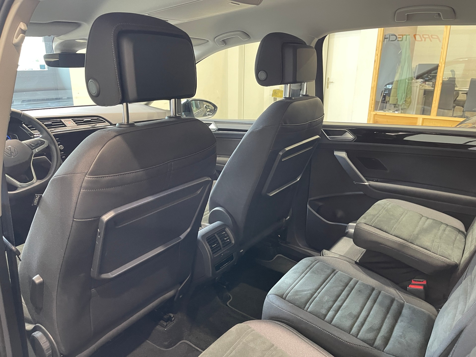 VW Touran 2.0 TDI BlueMotion Technology Highline DSG * R-LINE* 7 PLATZ*-image-11