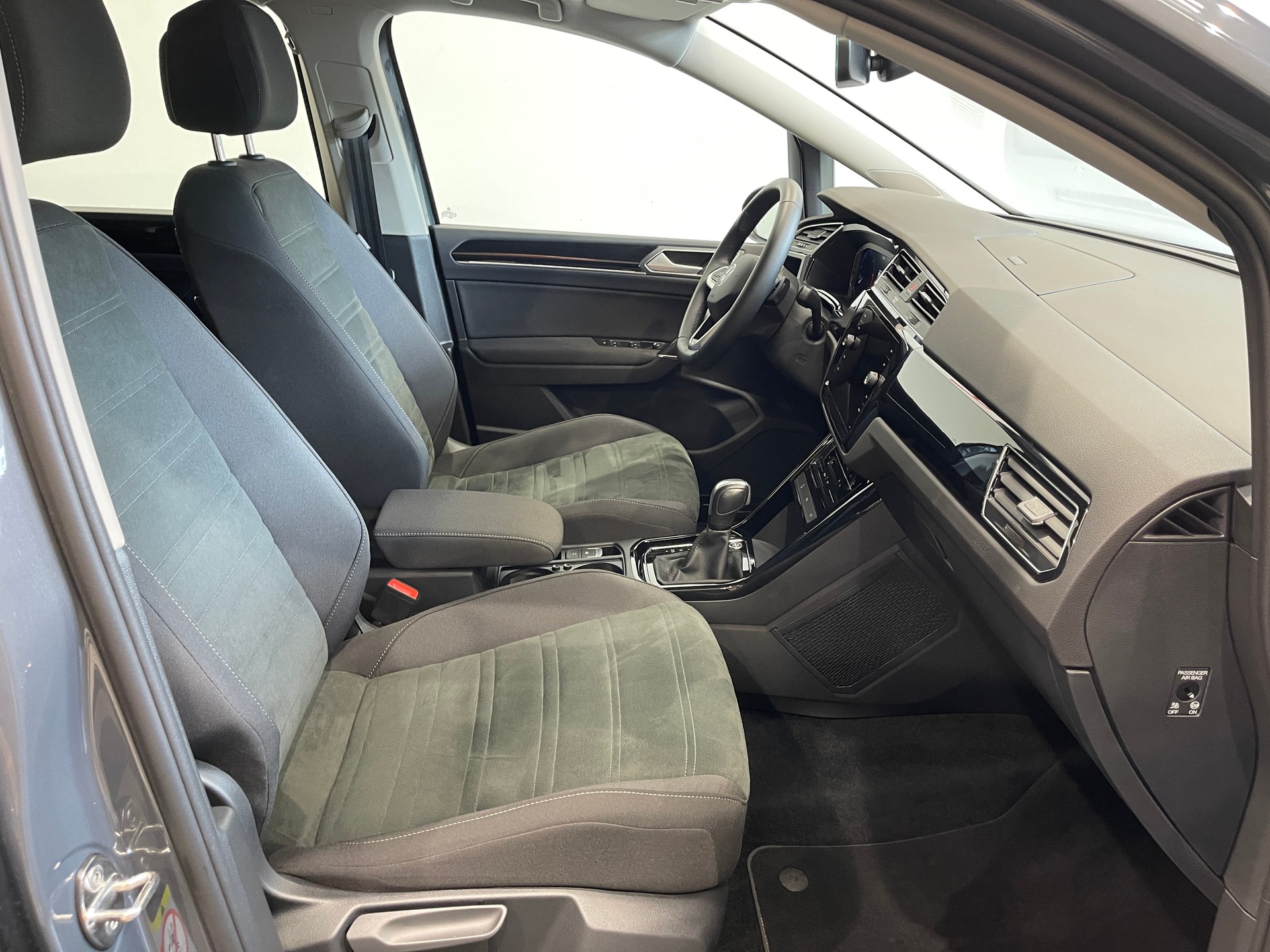 VW Touran 2.0 TDI BlueMotion Technology Highline DSG * R-LINE* 7 PLATZ*-image-14