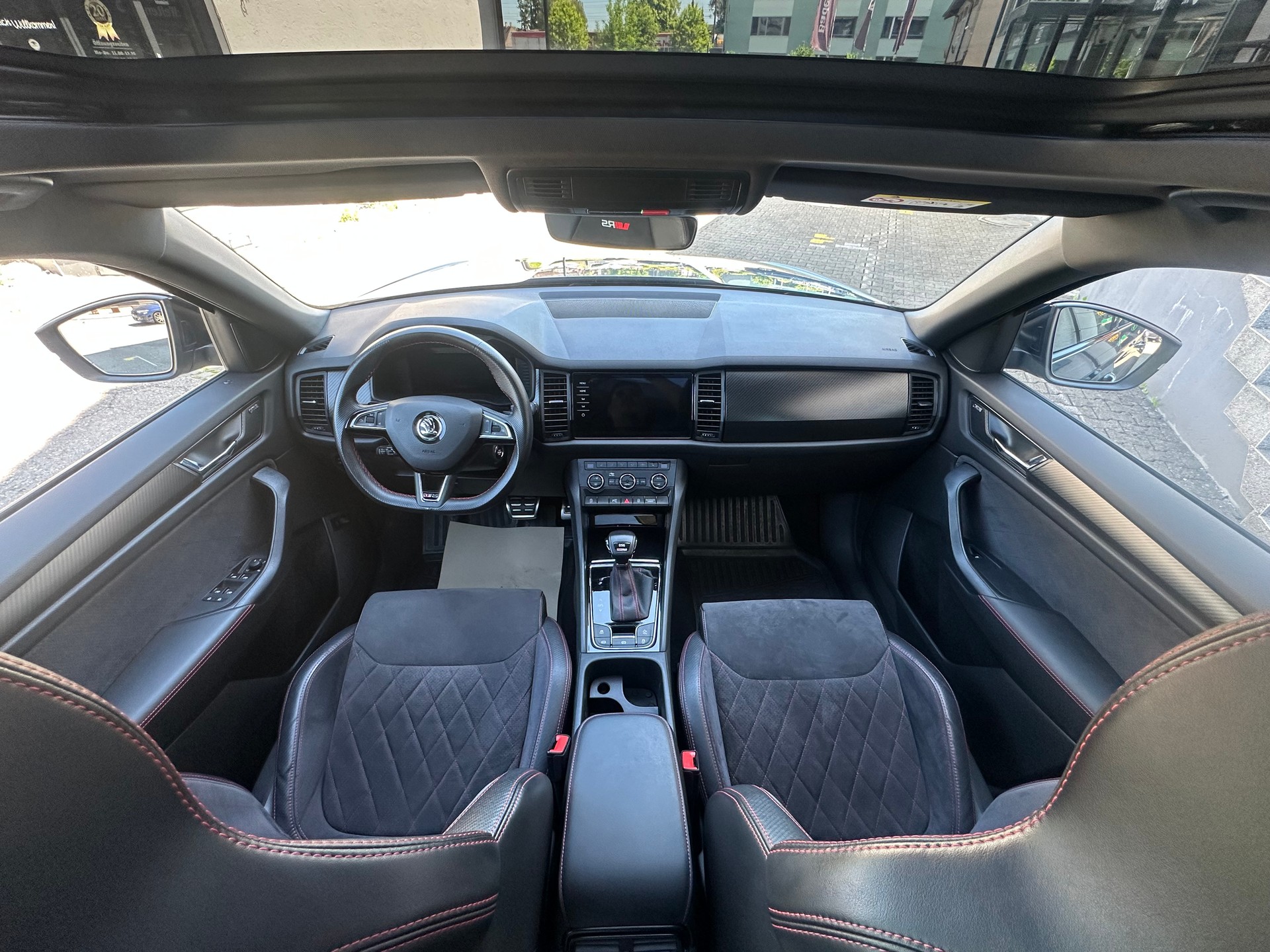 SKODA Kodiaq 2.0 Bi-TDI SCR RS 4x4 DSG-image-8