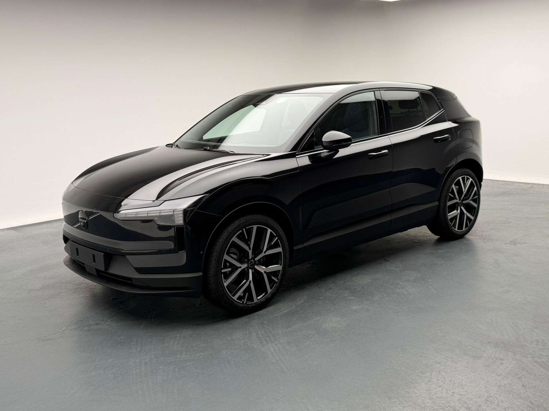 VOLVO EX30 E60 Twin Ultra Performance Sw. Black Ed. AWD-image-7