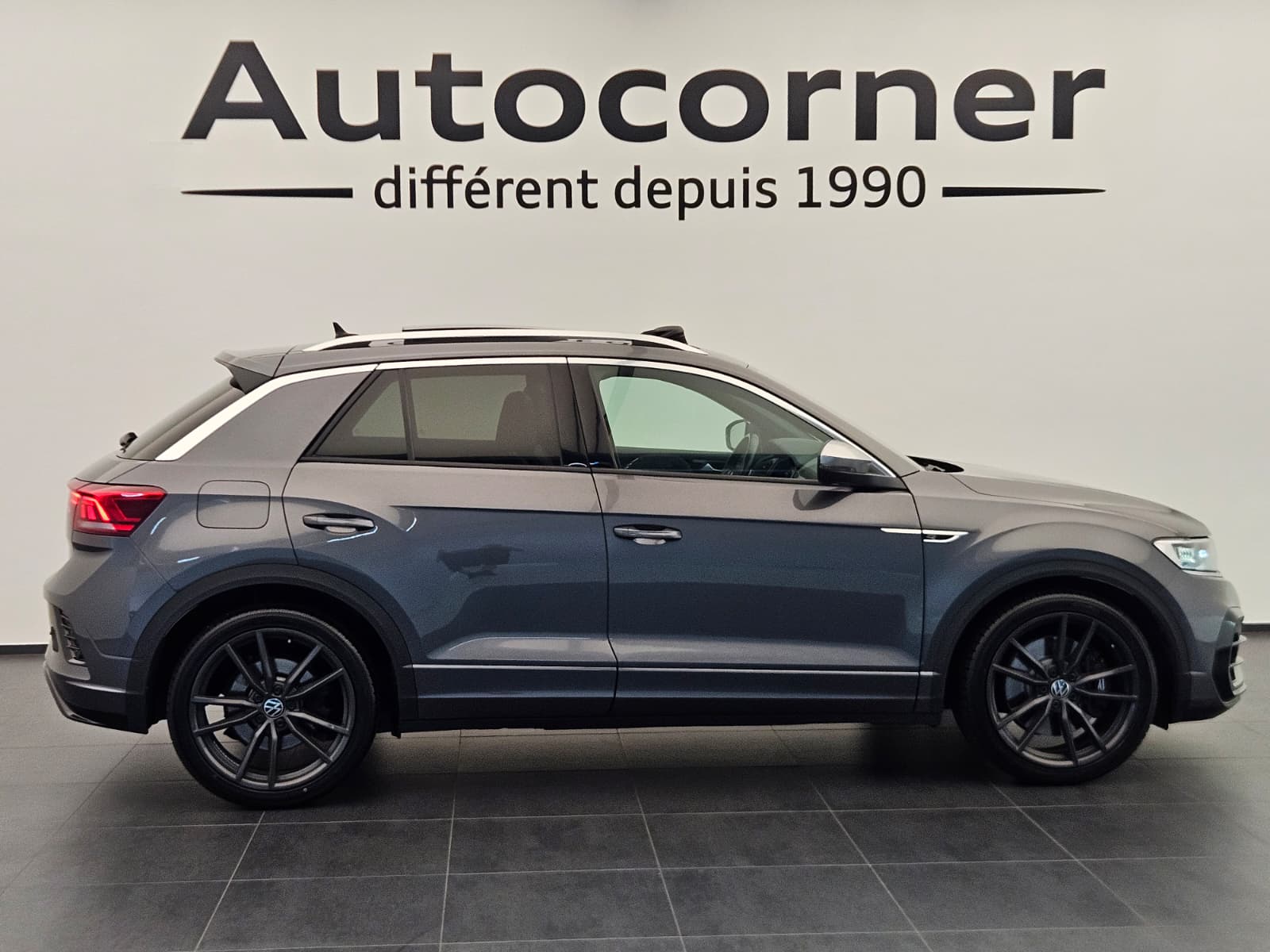 VW T-Roc 2.0 TSI R DSG 4Motion-image-5