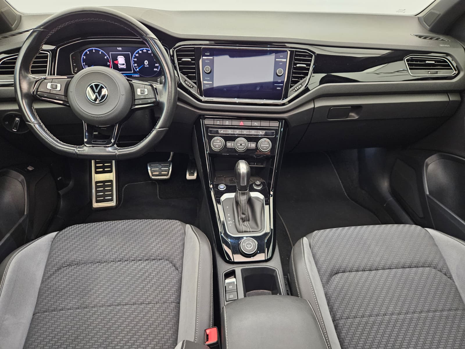VW T-Roc 2.0 TSI R DSG 4Motion-image-9