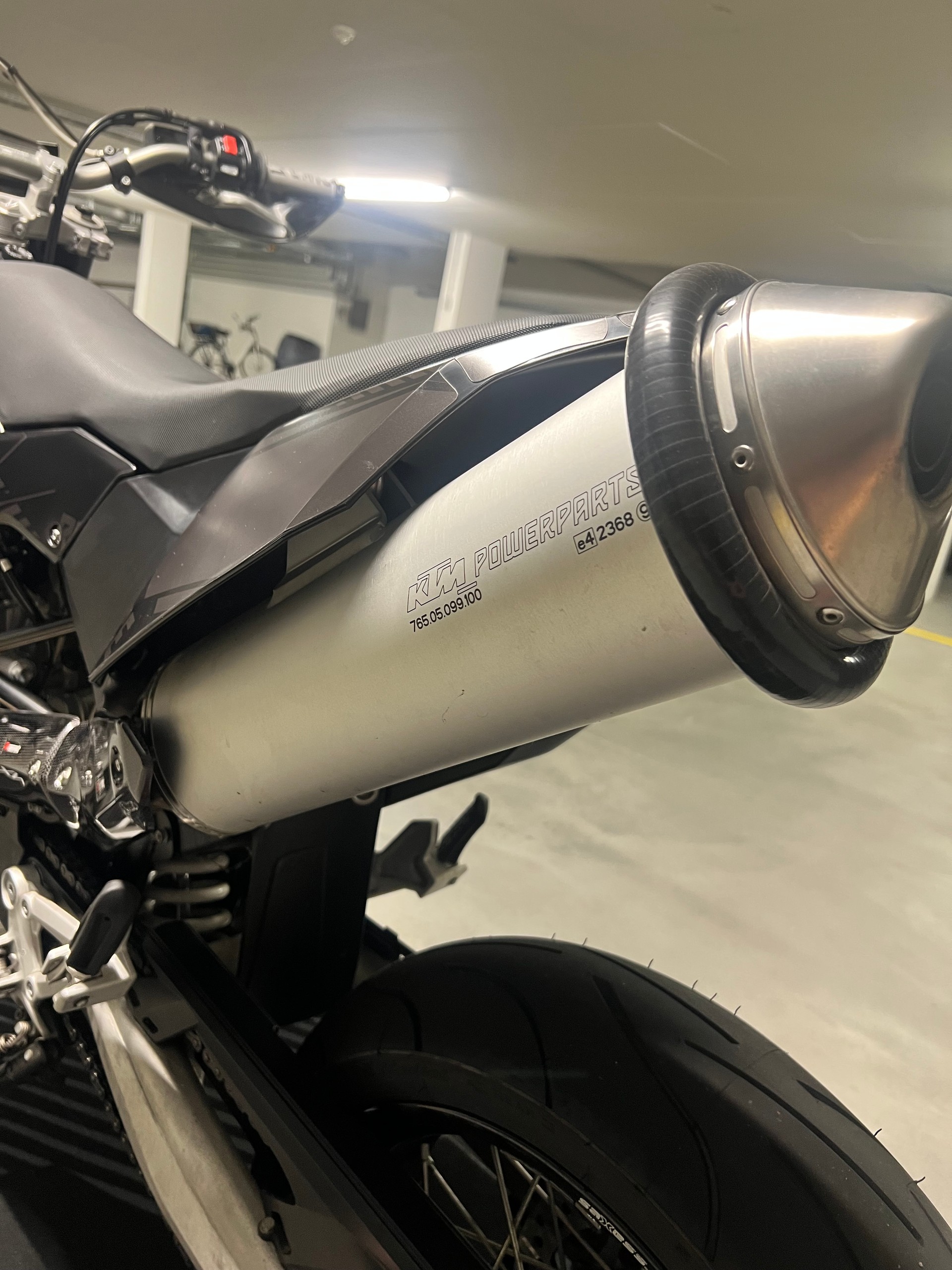 KTM 690 SMC-image-4