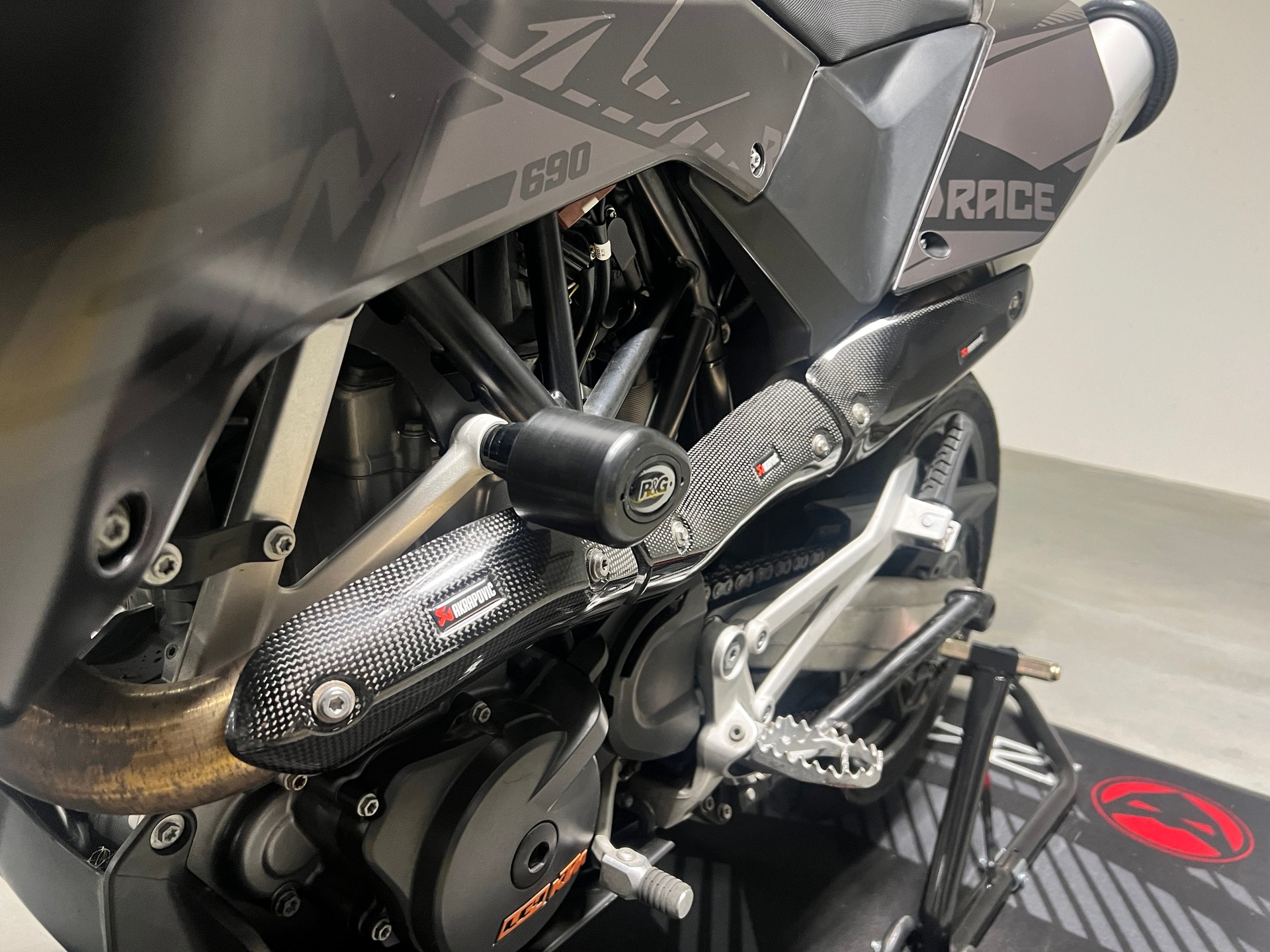 KTM 690 SMC-image-6