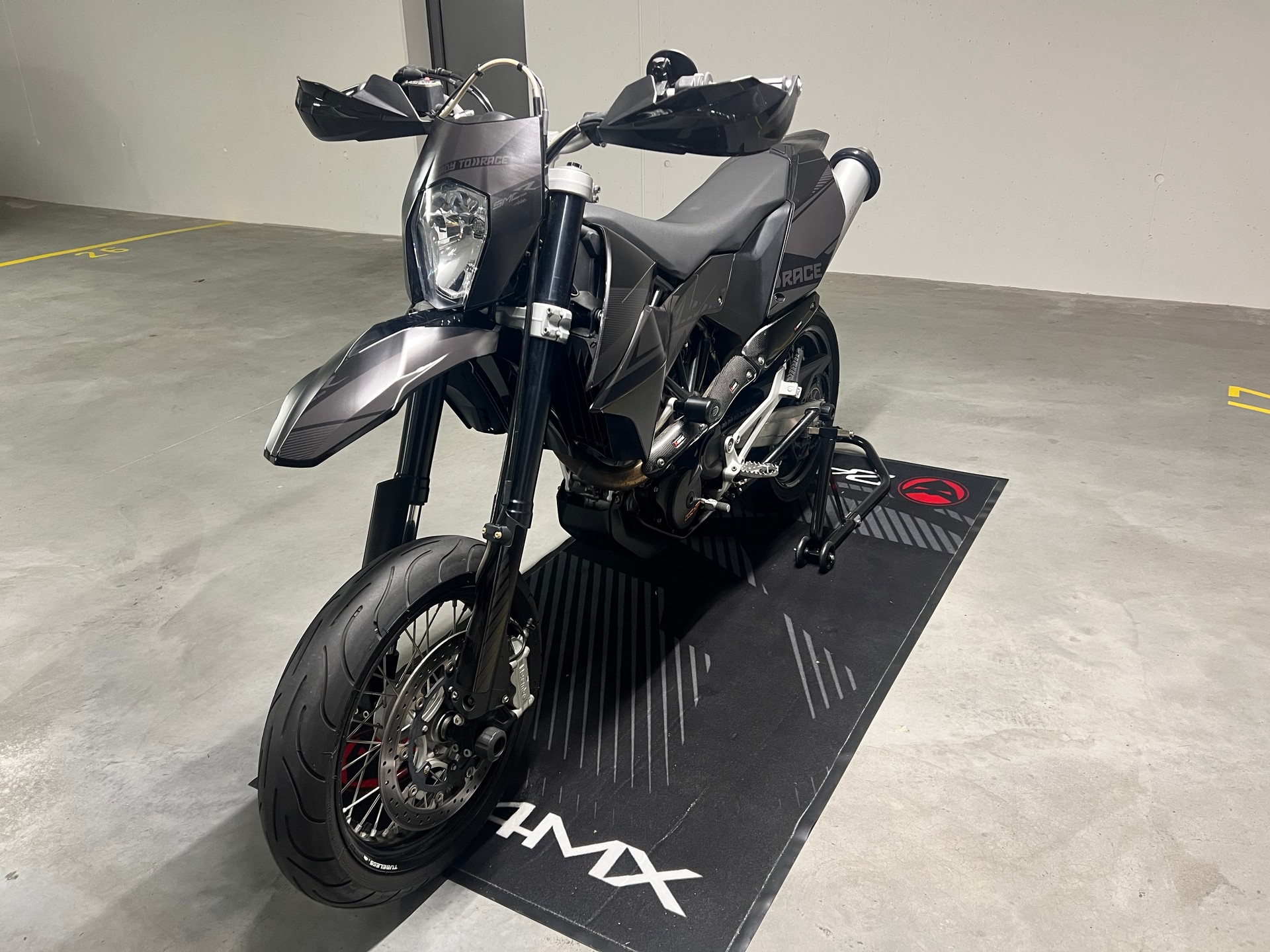 KTM 690 SMC-image-1