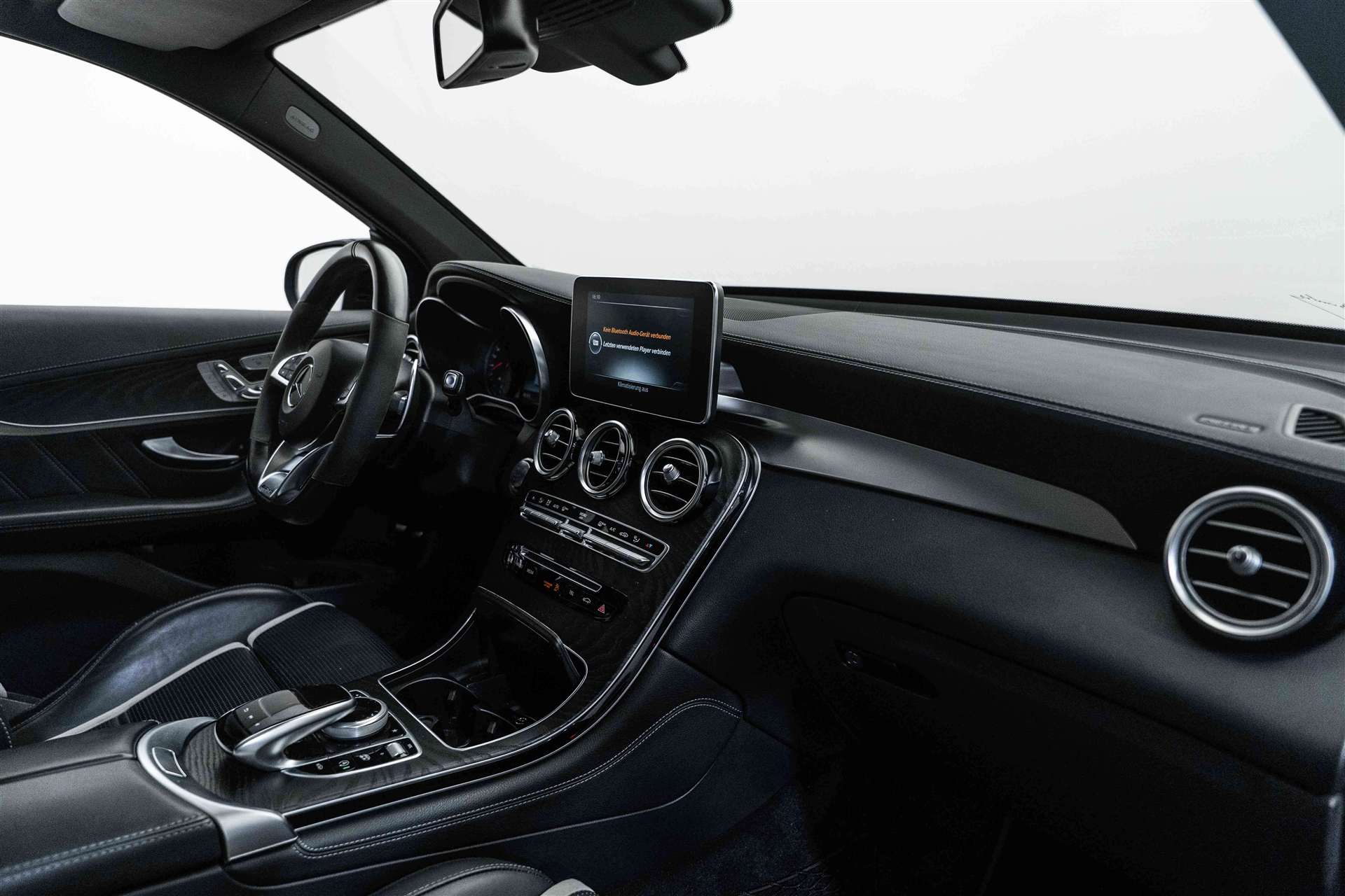 MERCEDES-BENZ GLC 63 S AMG 4Matic+ 9G-Tronic-image-11