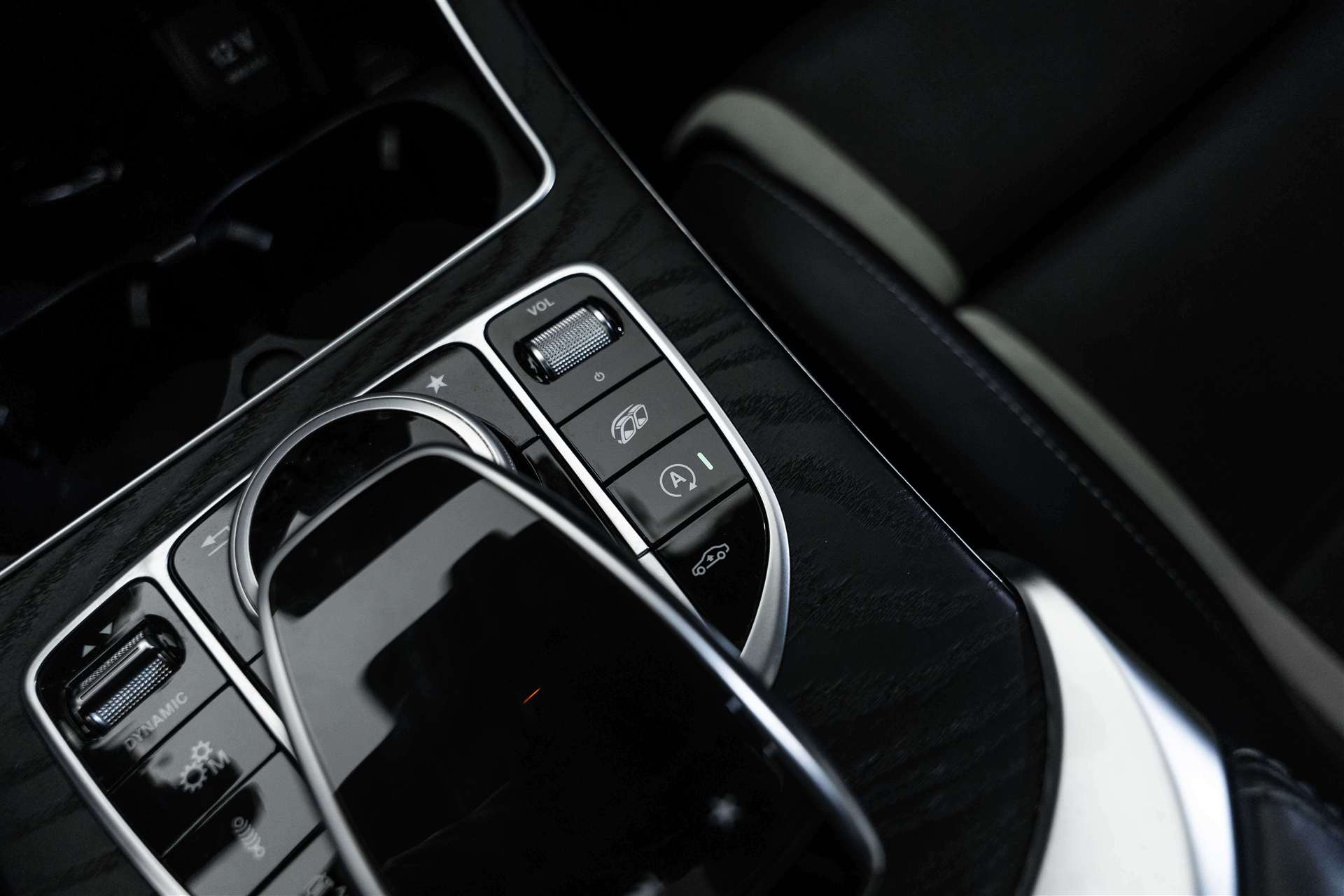 MERCEDES-BENZ GLC 63 S AMG 4Matic+ 9G-Tronic-image-34