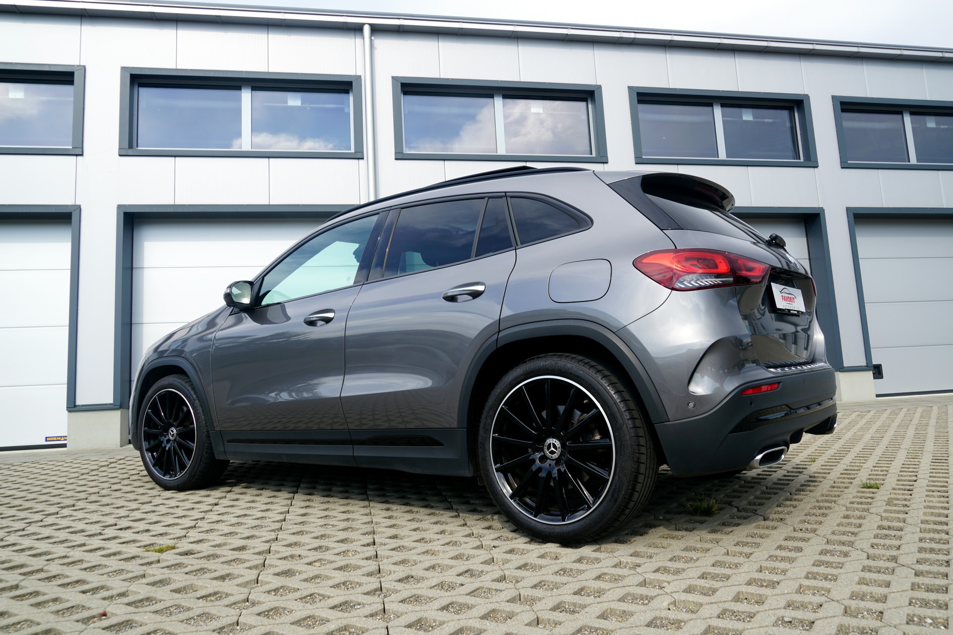MERCEDES-BENZ GLA 220d 4Matic AMG Line 8G-DCT (CH)-image-5