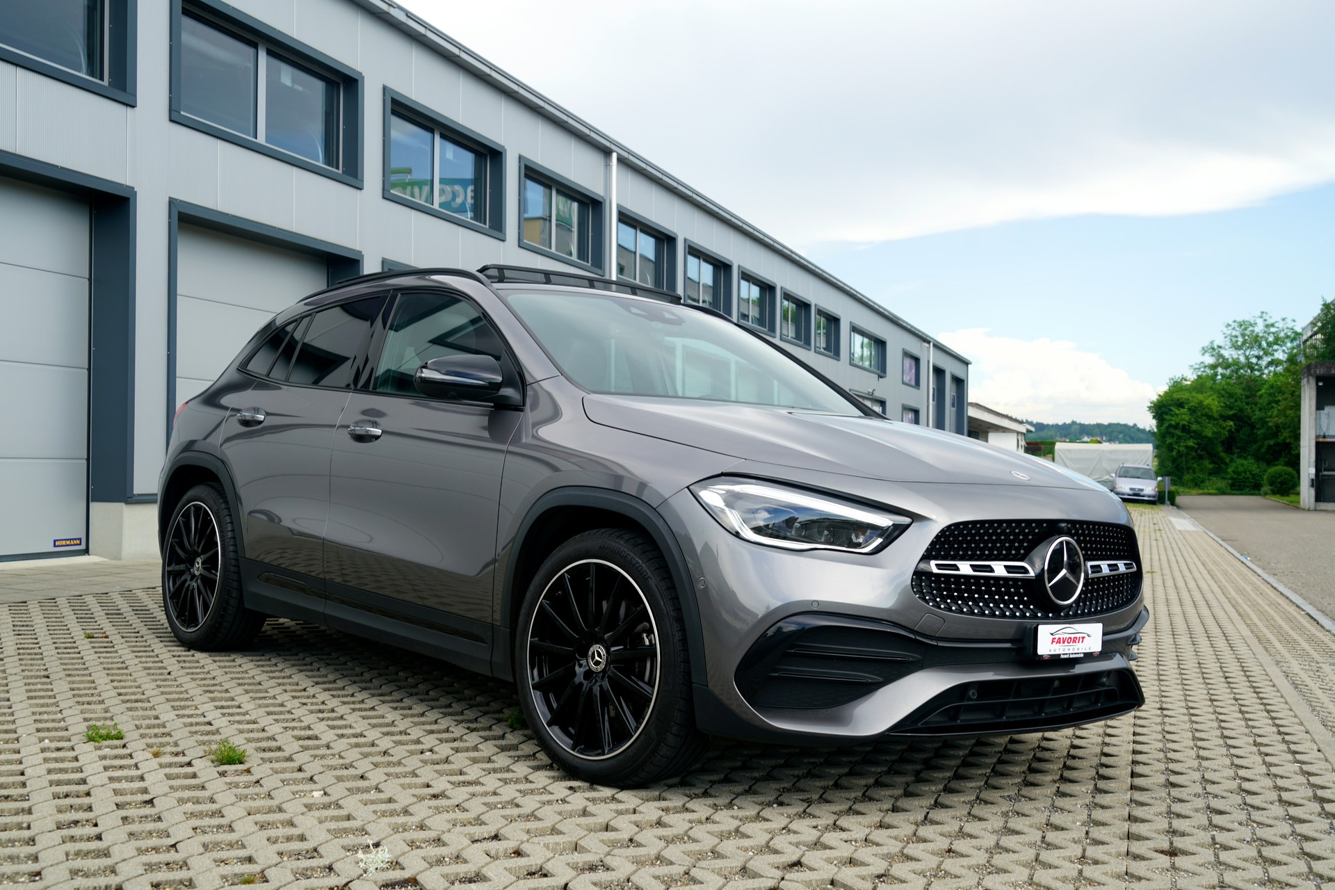 MERCEDES-BENZ GLA 220d 4Matic AMG Line 8G-DCT (CH)-image-4