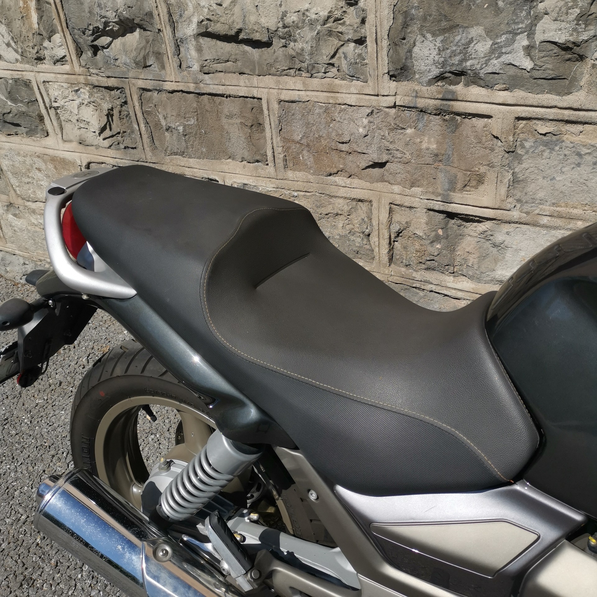 MOTO GUZZI Breva 750-showroom-element-2