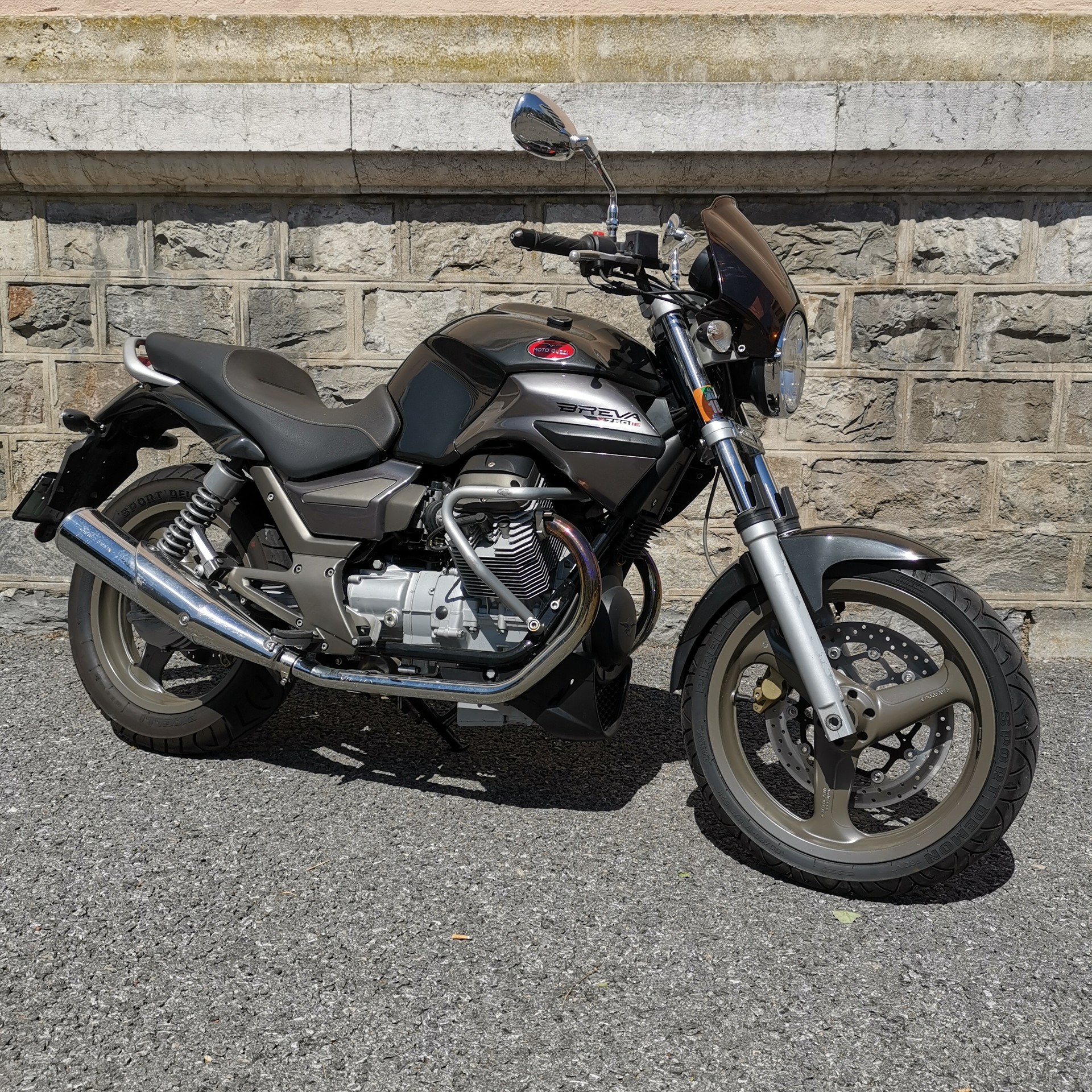 MOTO GUZZI Breva 750