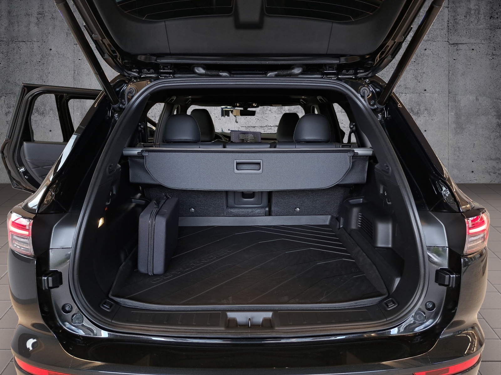 MITSUBISHI Outlander 2.4 PHEV Sport 4x4-image-16