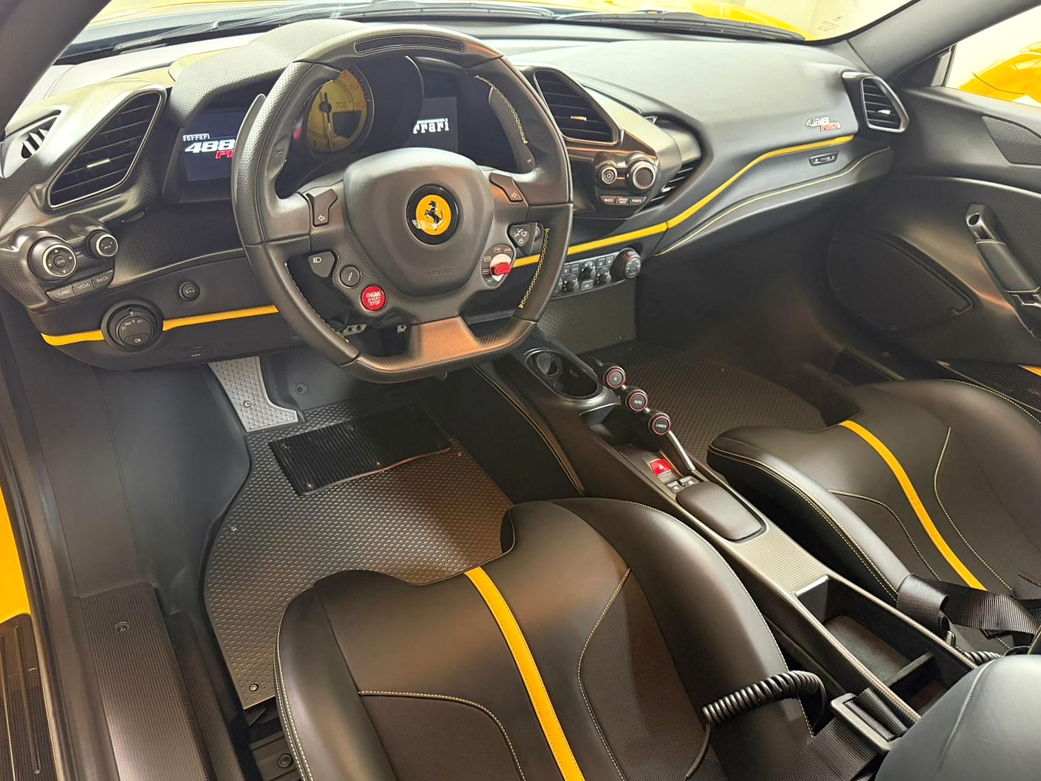 FERRARI 488 Pista 3.9 V8-image-7
