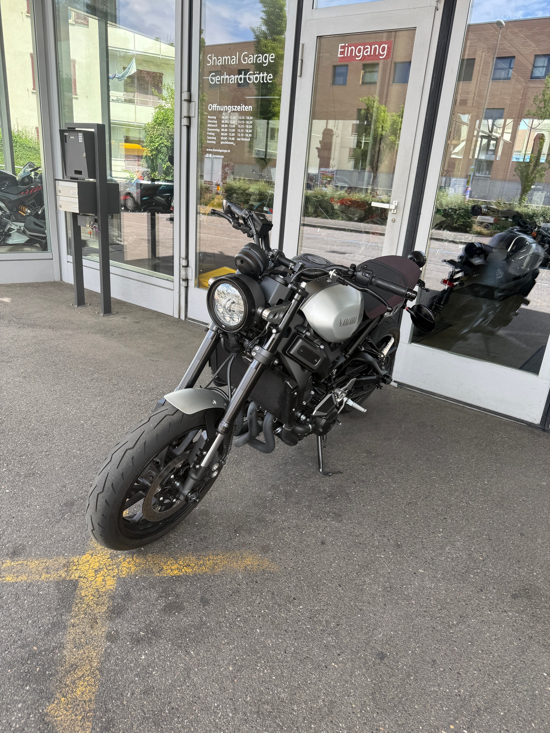 YAMAHA XSR 900-showroom-element-3