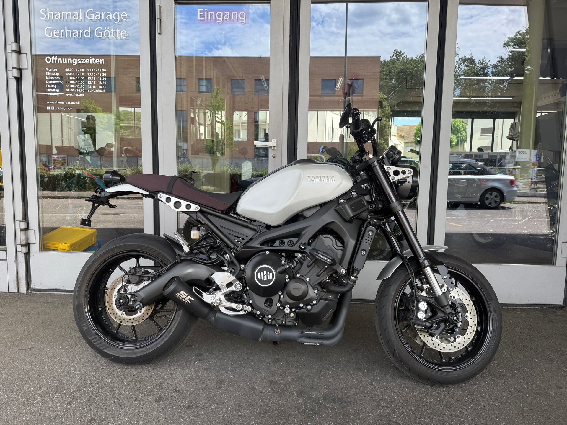 YAMAHA XSR 900-showroom-element-1