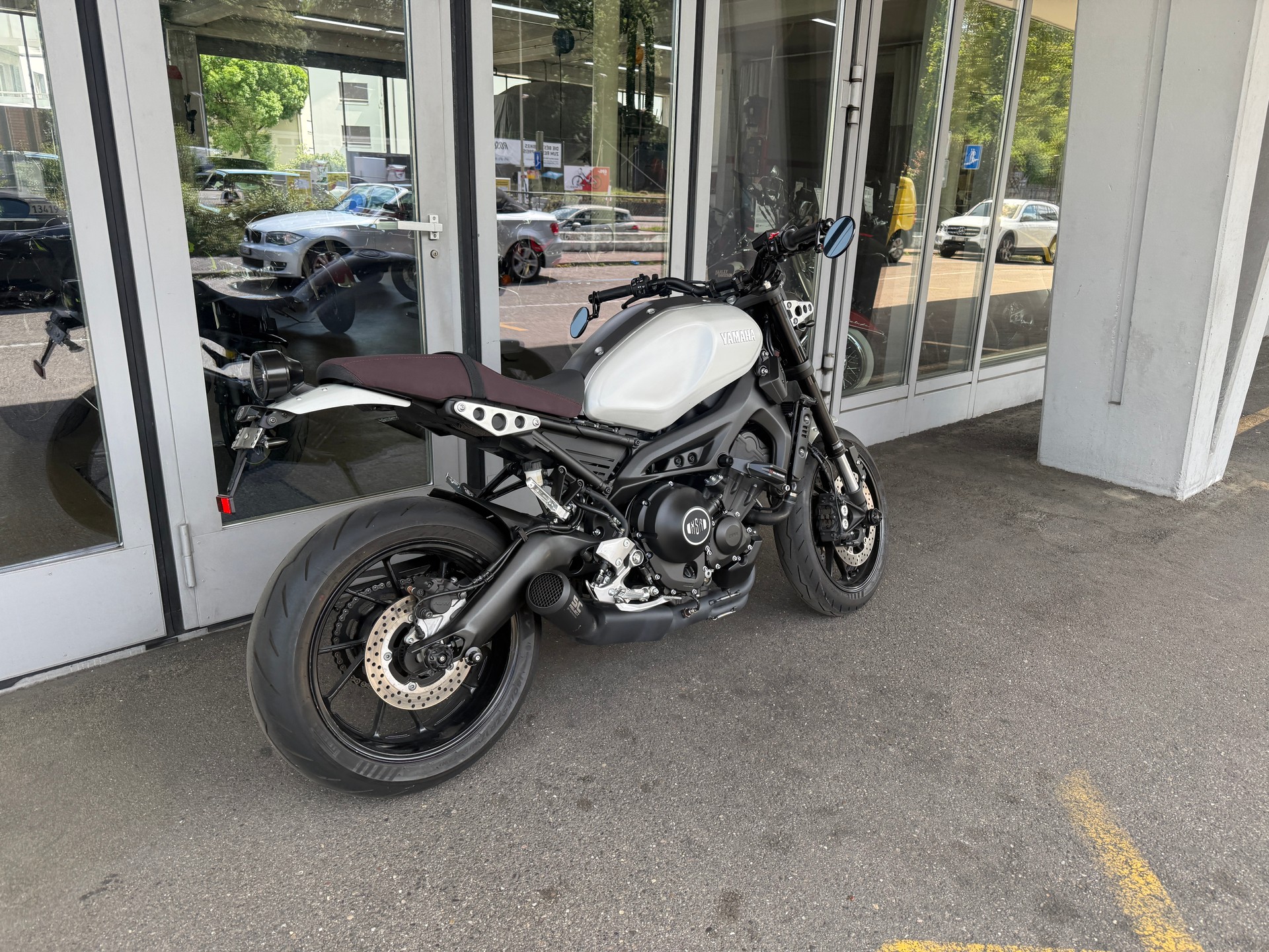 YAMAHA XSR 900-showroom-element-2