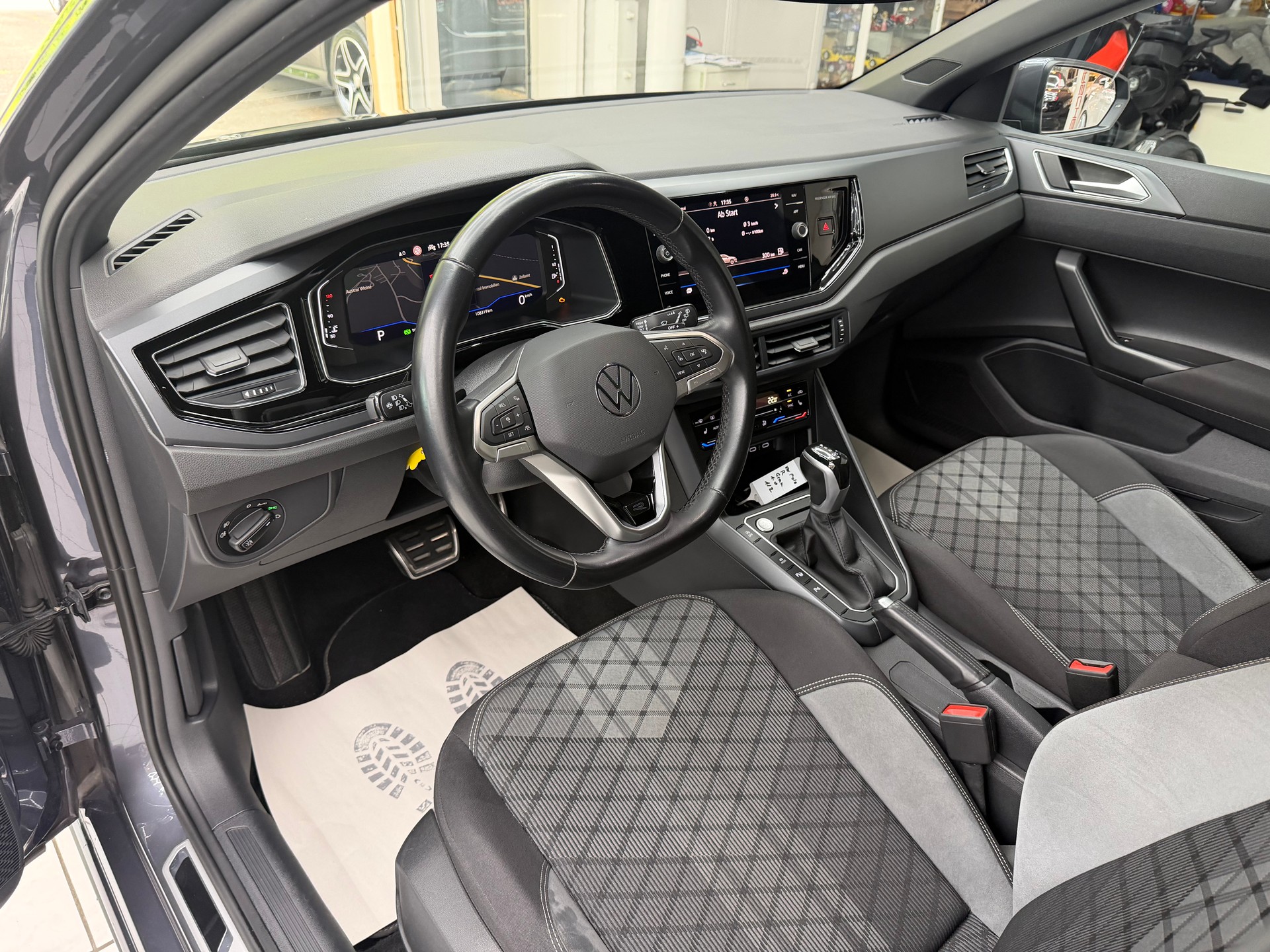 VW Polo 1.0 TSI 110 R-Line DSG-image-11