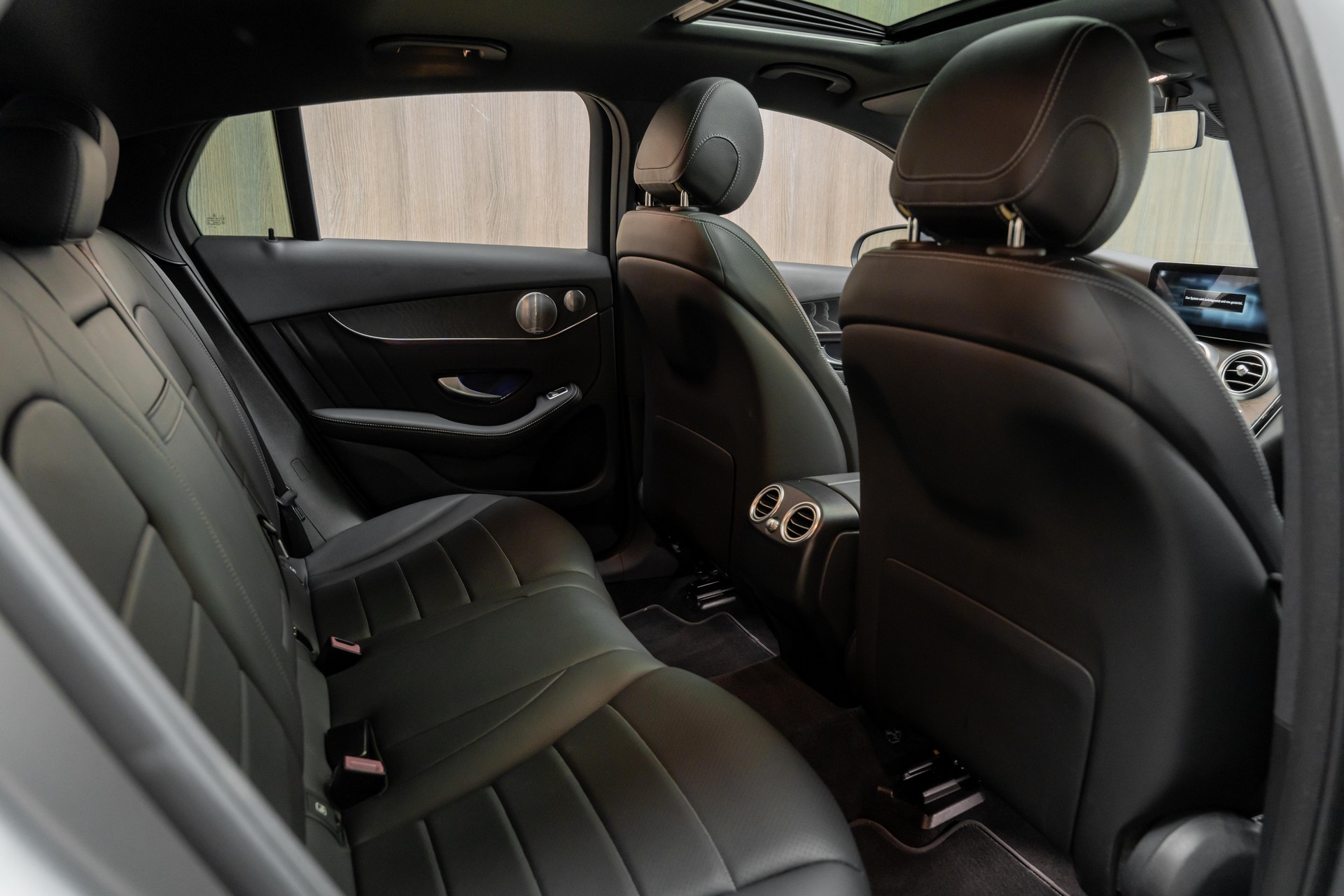 MERCEDES-BENZ GLC Coupé 300 AMG Line 4Matic 9G-Tronic-image-9