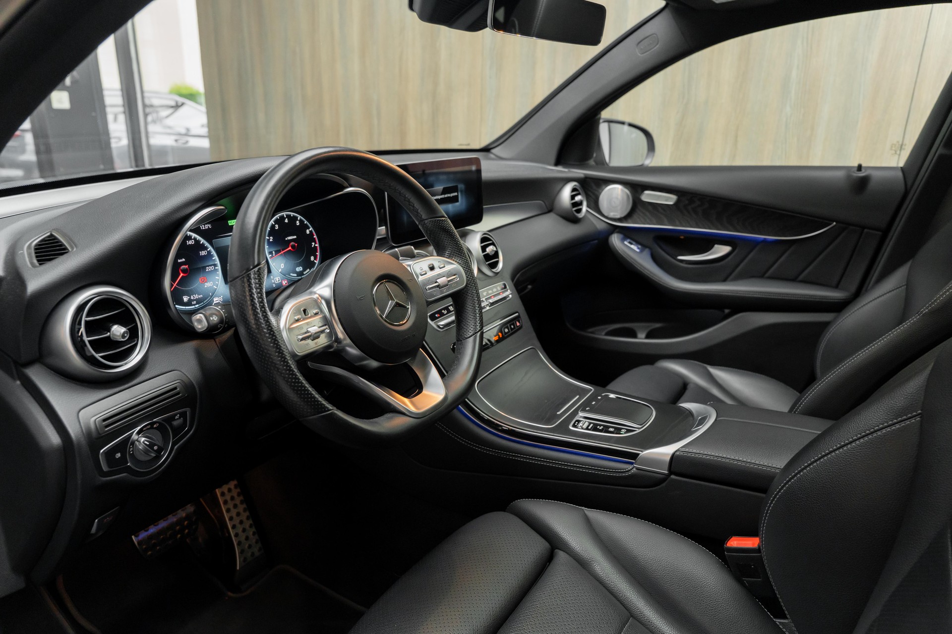 MERCEDES-BENZ GLC Coupé 300 AMG Line 4Matic 9G-Tronic-image-3