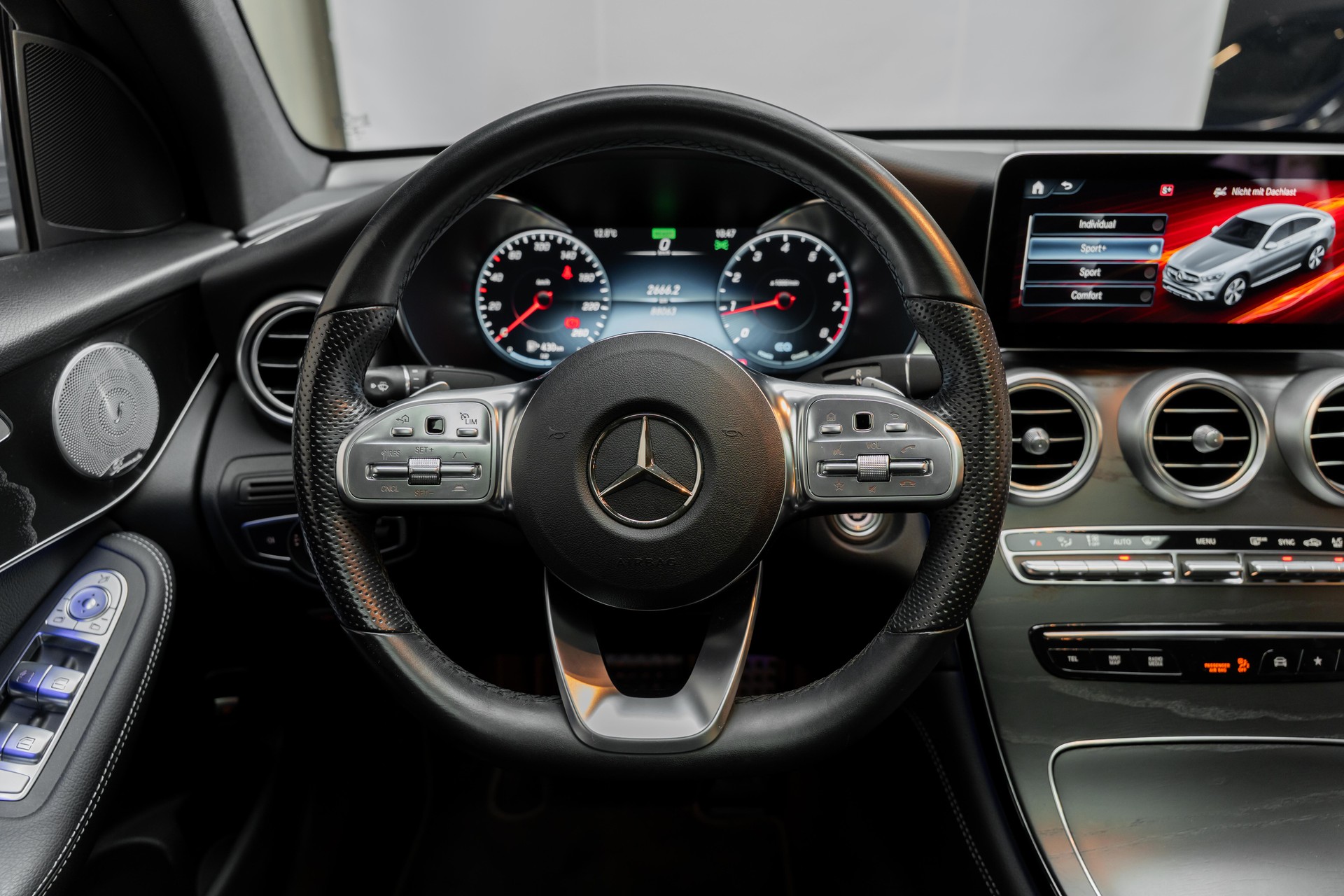 MERCEDES-BENZ GLC Coupé 300 AMG Line 4Matic 9G-Tronic-image-18