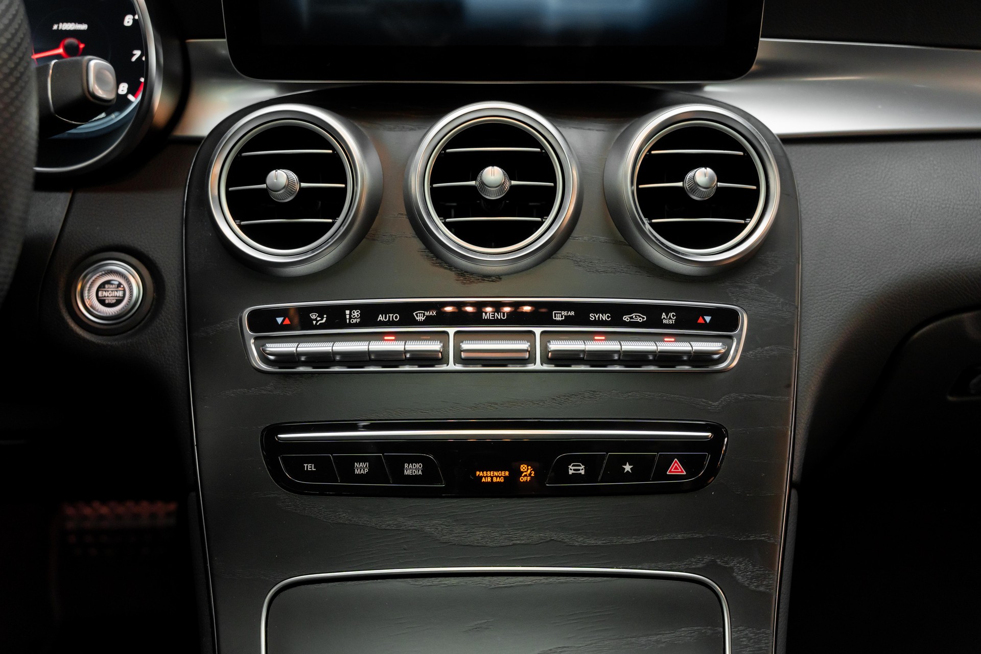 MERCEDES-BENZ GLC Coupé 300 AMG Line 4Matic 9G-Tronic-image-13
