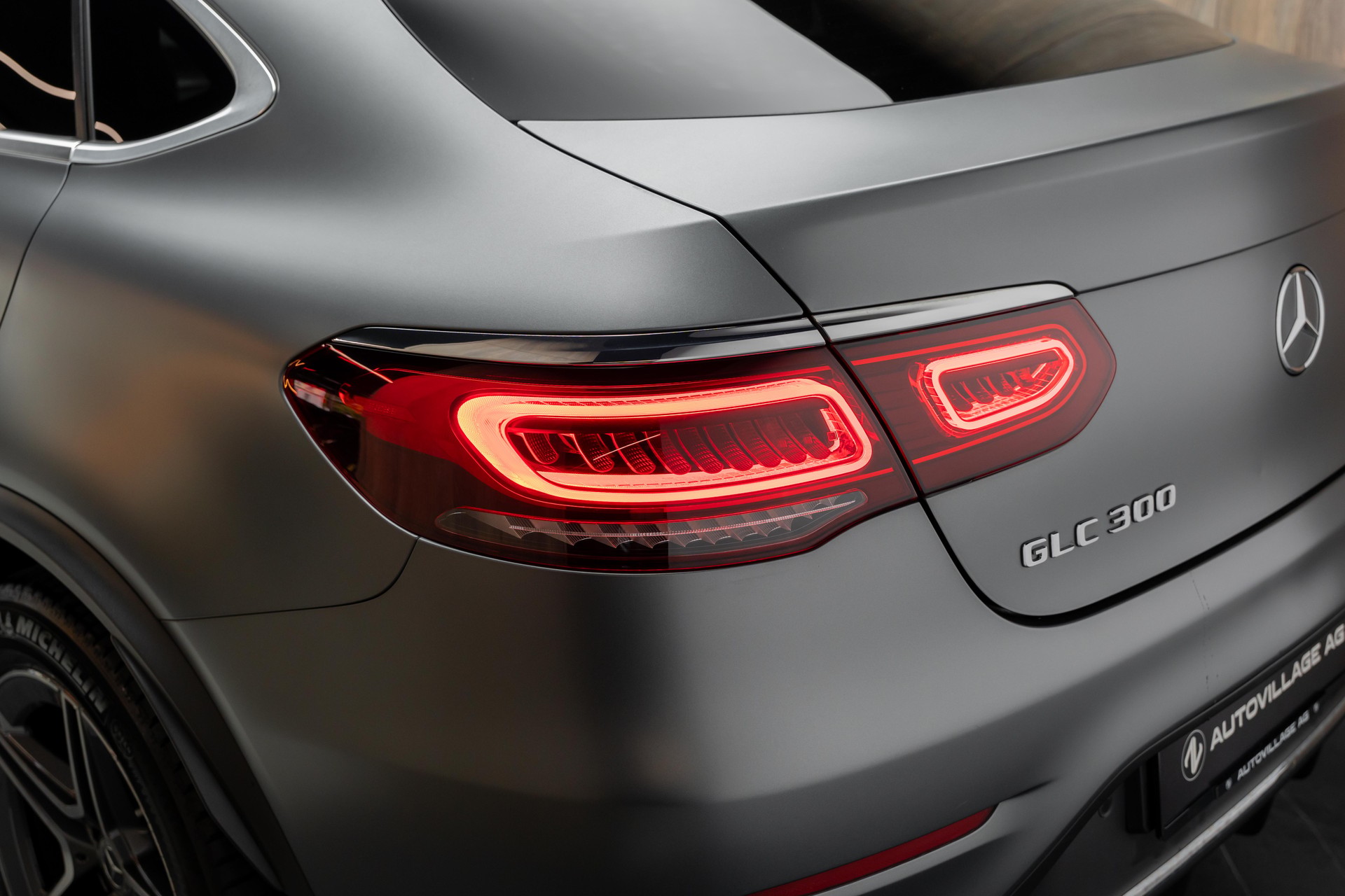 MERCEDES-BENZ GLC Coupé 300 AMG Line 4Matic 9G-Tronic-image-24