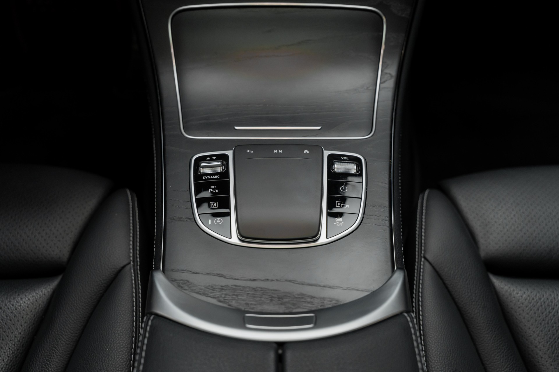 MERCEDES-BENZ GLC Coupé 300 AMG Line 4Matic 9G-Tronic-image-14