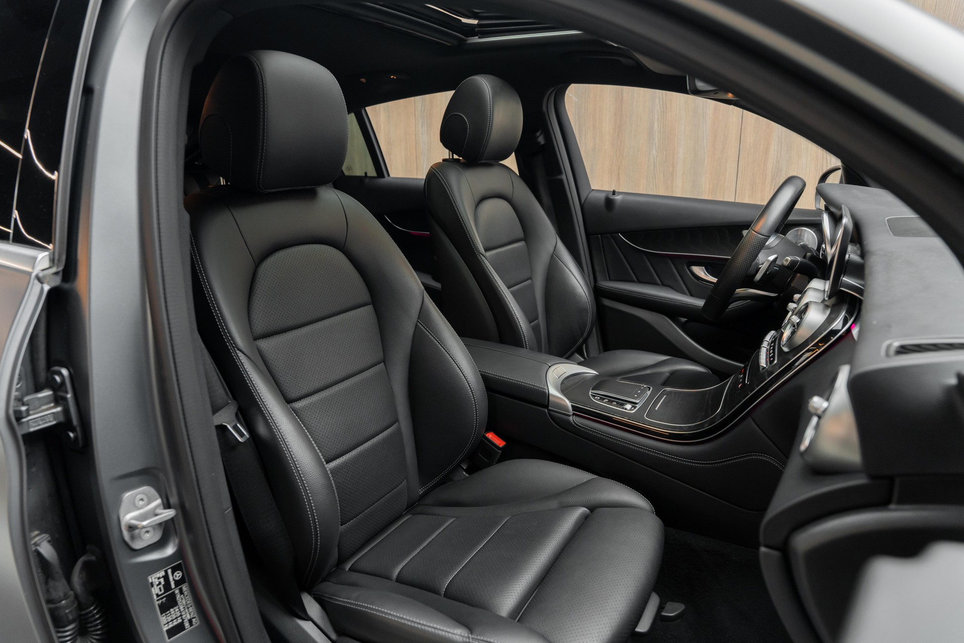 MERCEDES-BENZ GLC Coupé 300 AMG Line 4Matic 9G-Tronic-image-8