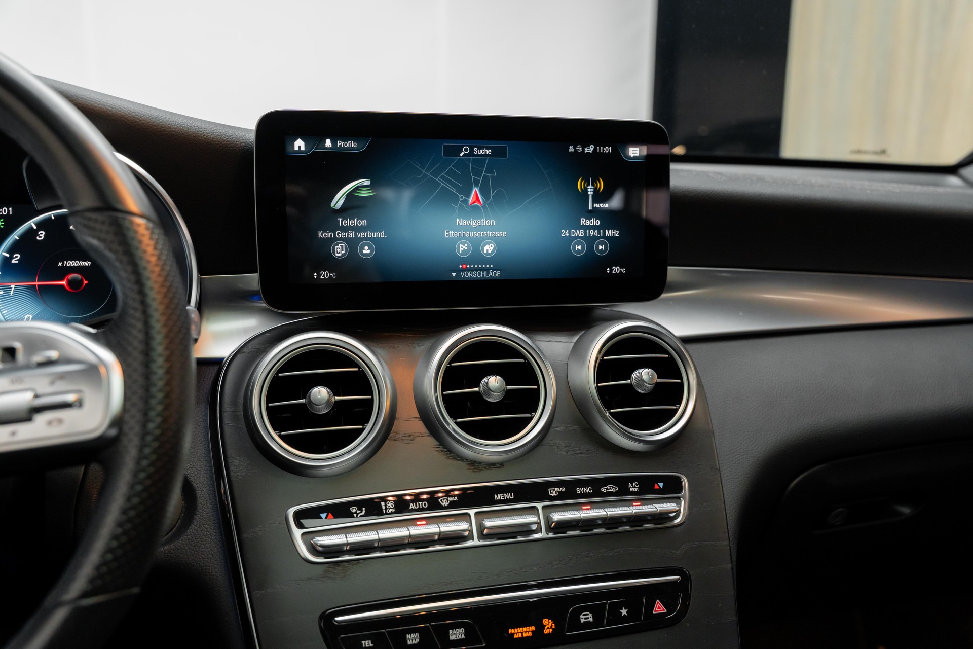 MERCEDES-BENZ GLC Coupé 300 AMG Line 4Matic 9G-Tronic-image-11