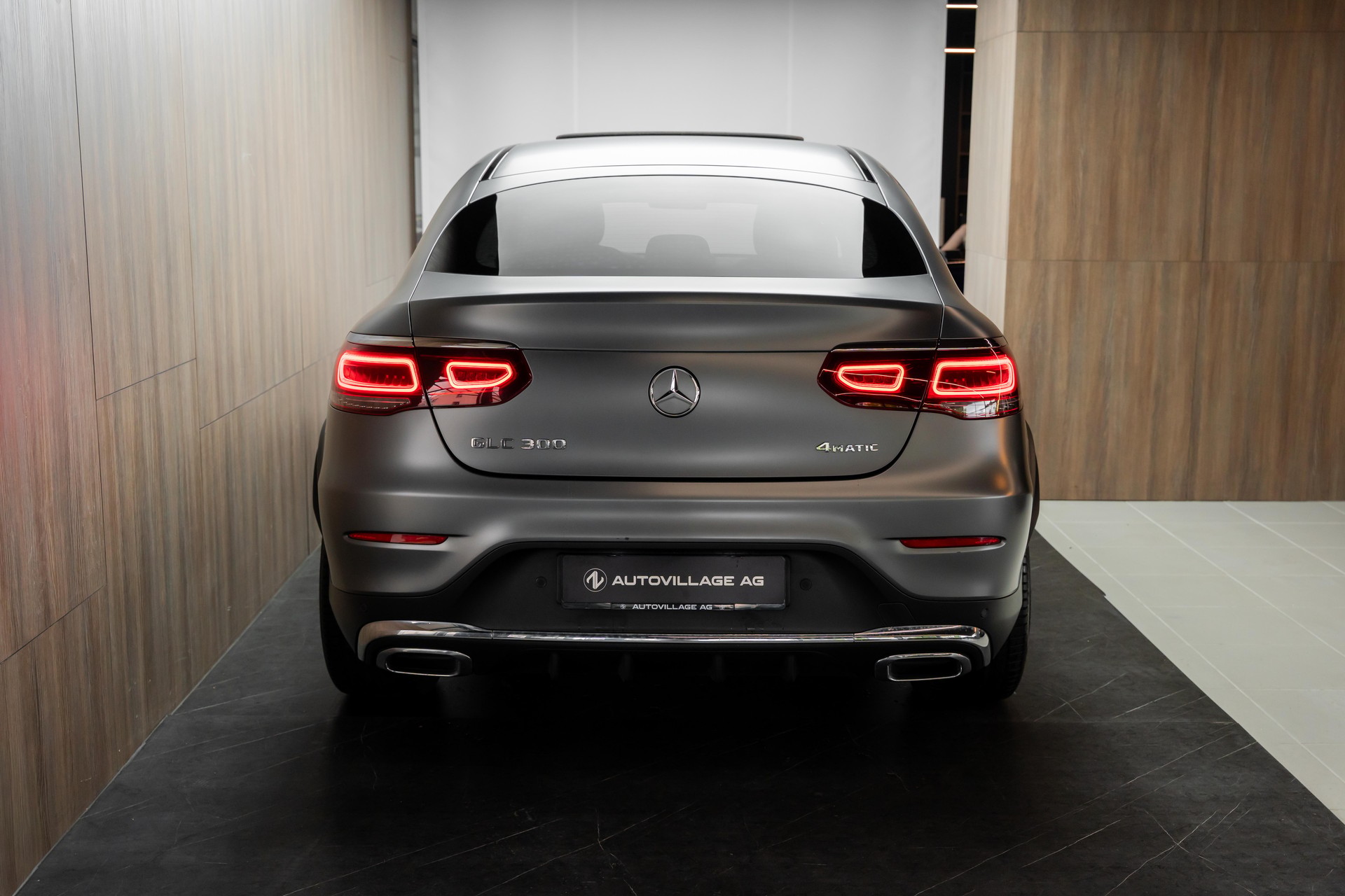 MERCEDES-BENZ GLC Coupé 300 AMG Line 4Matic 9G-Tronic-image-28