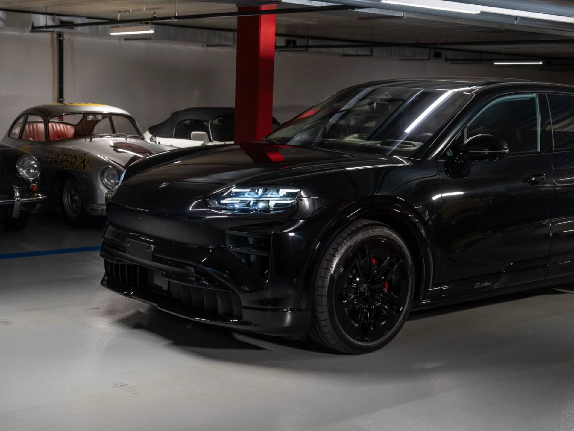 PORSCHE Cayenne Turbo Electric-image-25