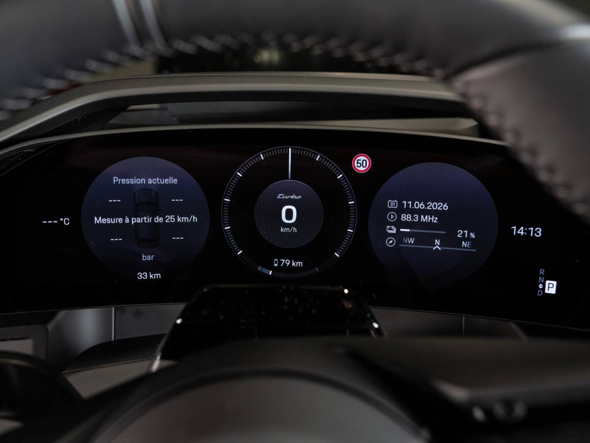 PORSCHE Cayenne Turbo Electric-image-10