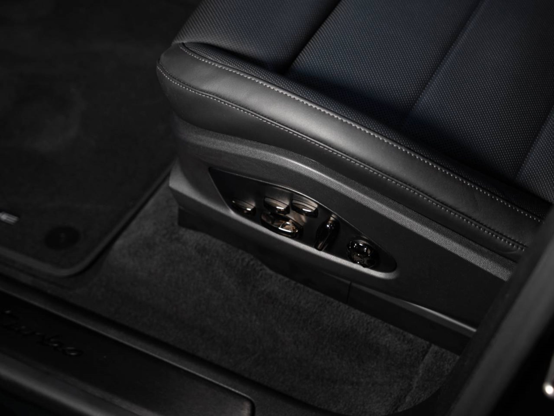 PORSCHE Cayenne Turbo Electric-image-20