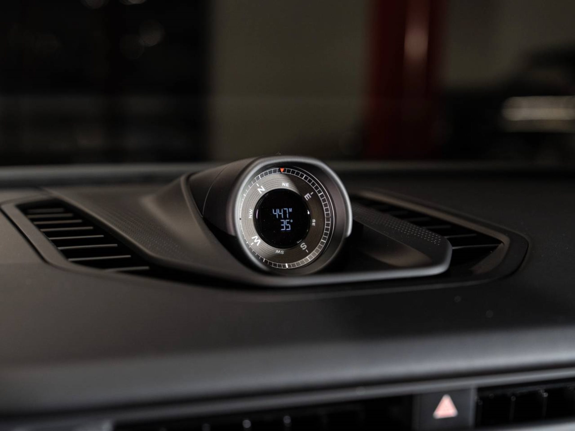 PORSCHE Cayenne Turbo Electric-image-9