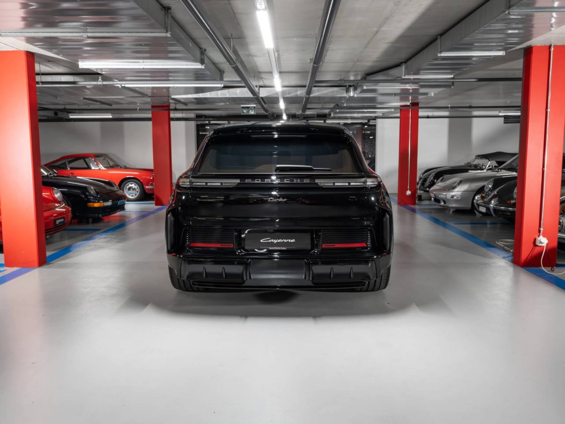 PORSCHE Cayenne Turbo Electric-image-5